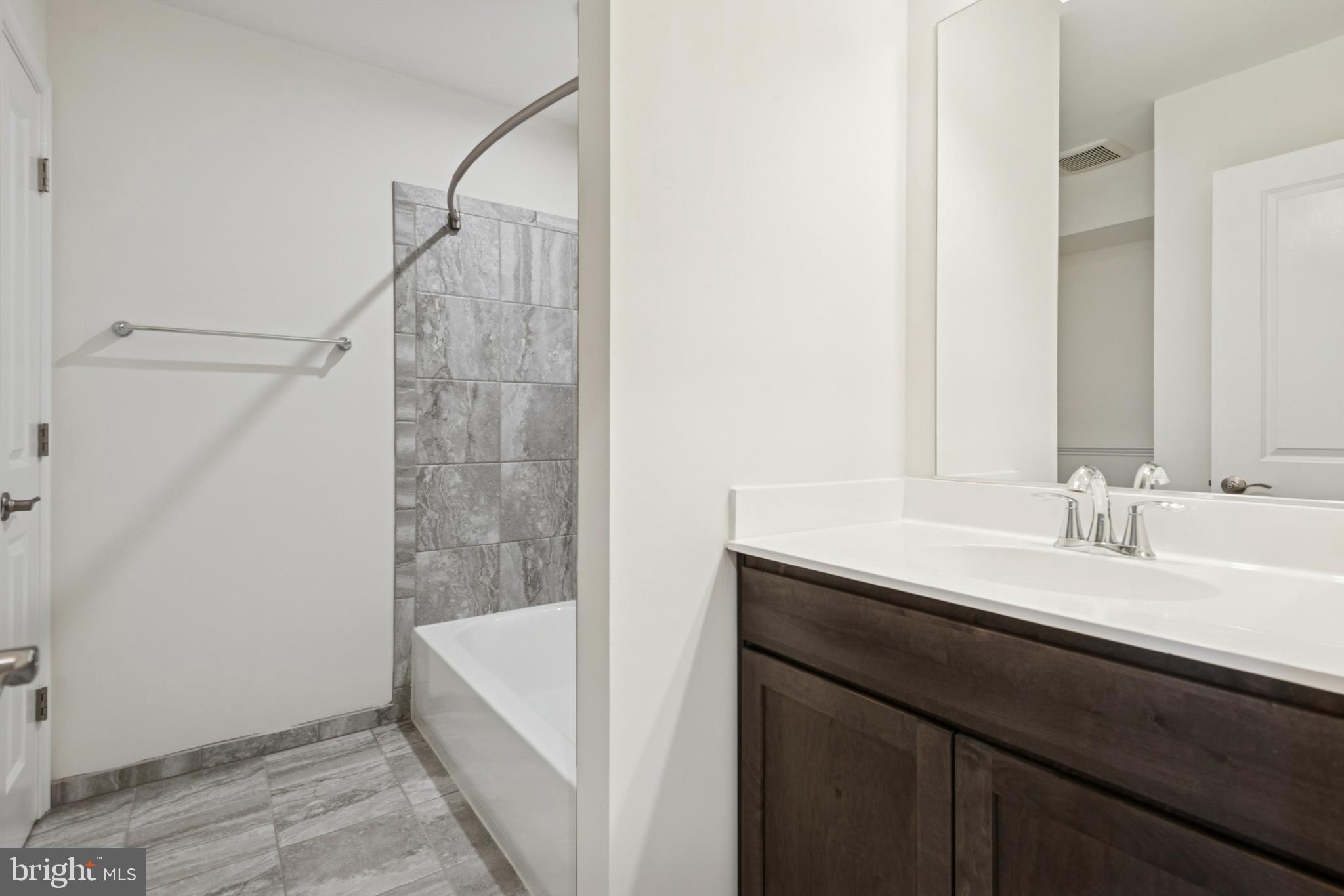 WOLF RUN LANE - Residential