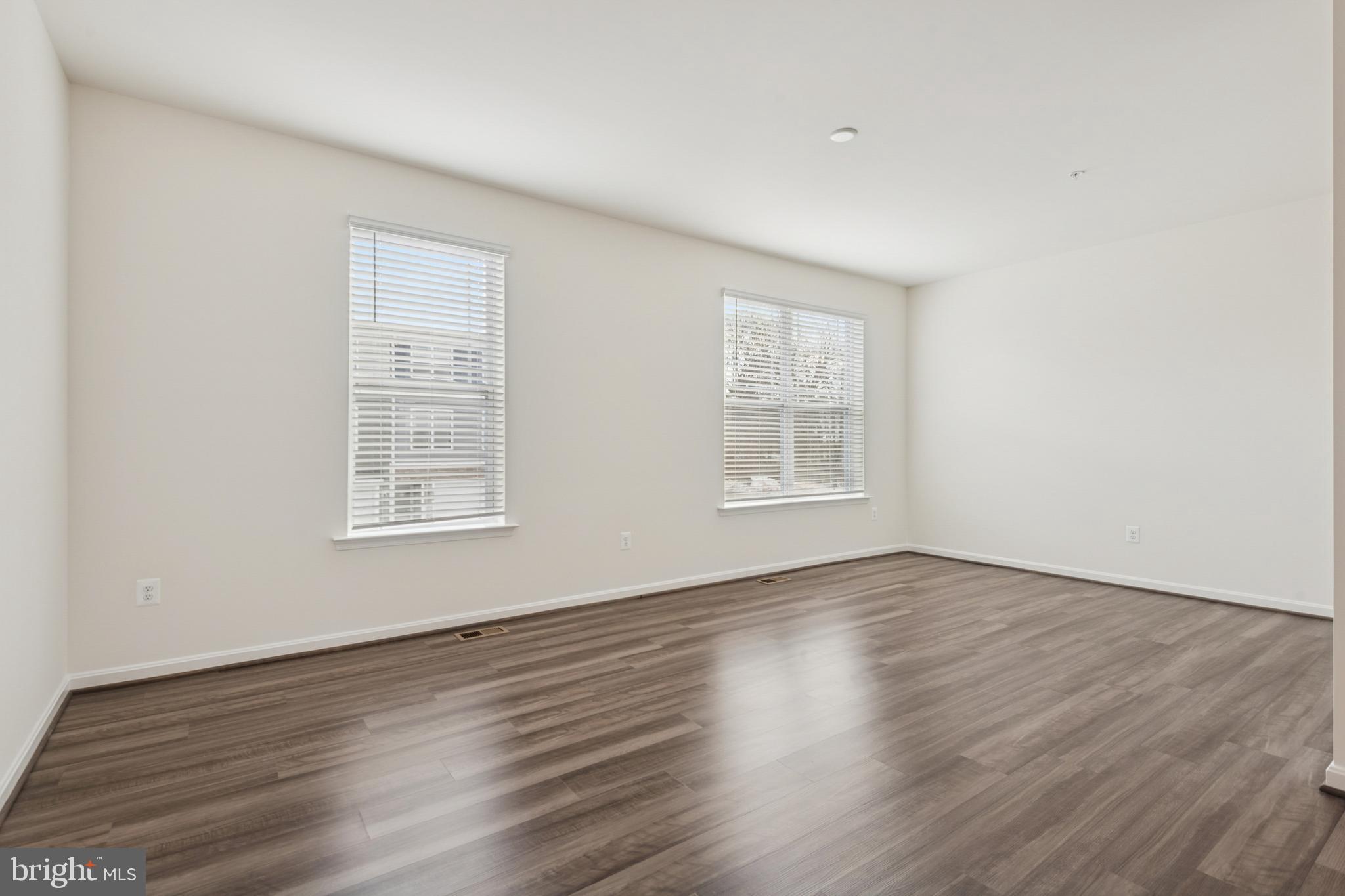 WOLF RUN LANE - Residential