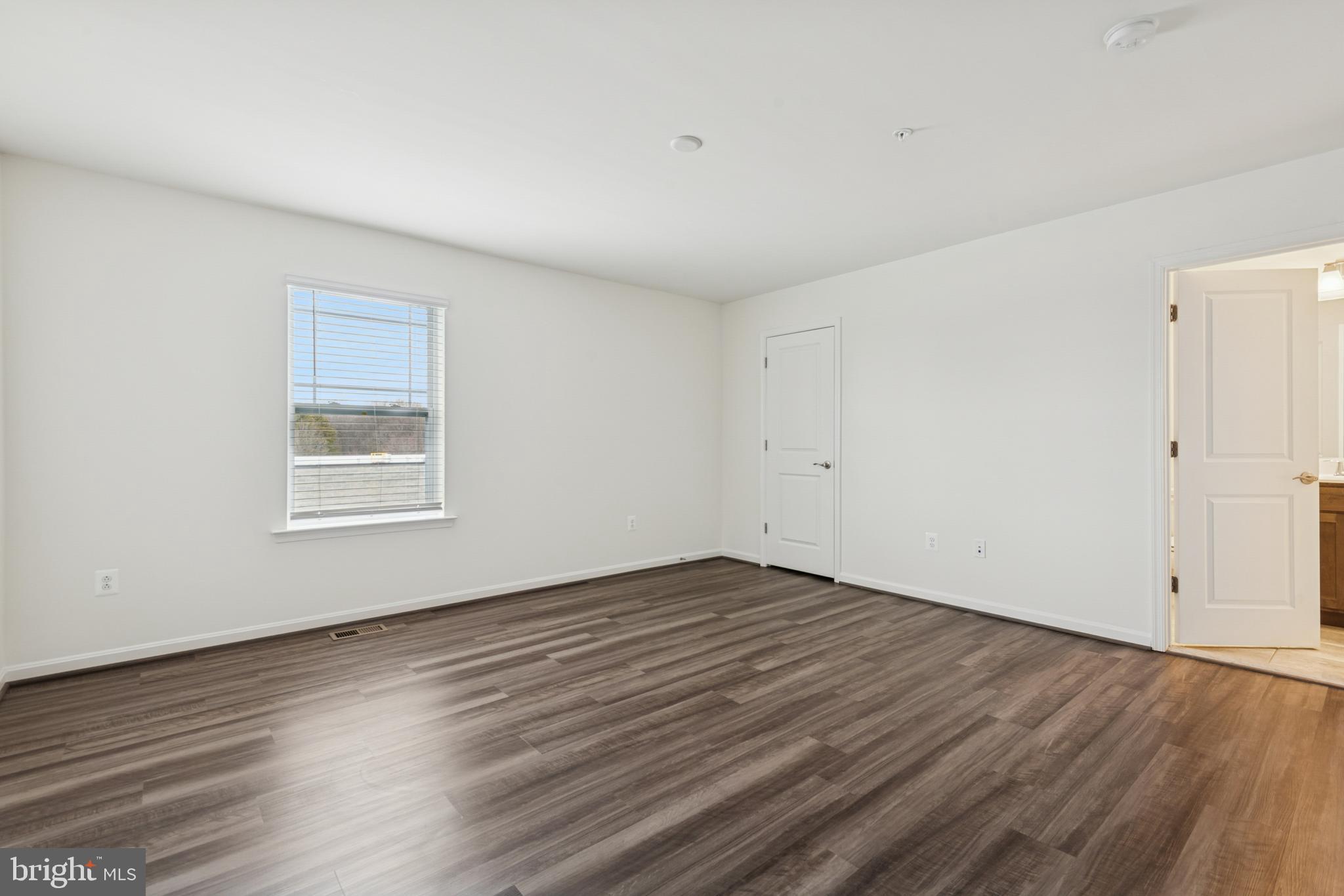 WOLF RUN LANE - Residential