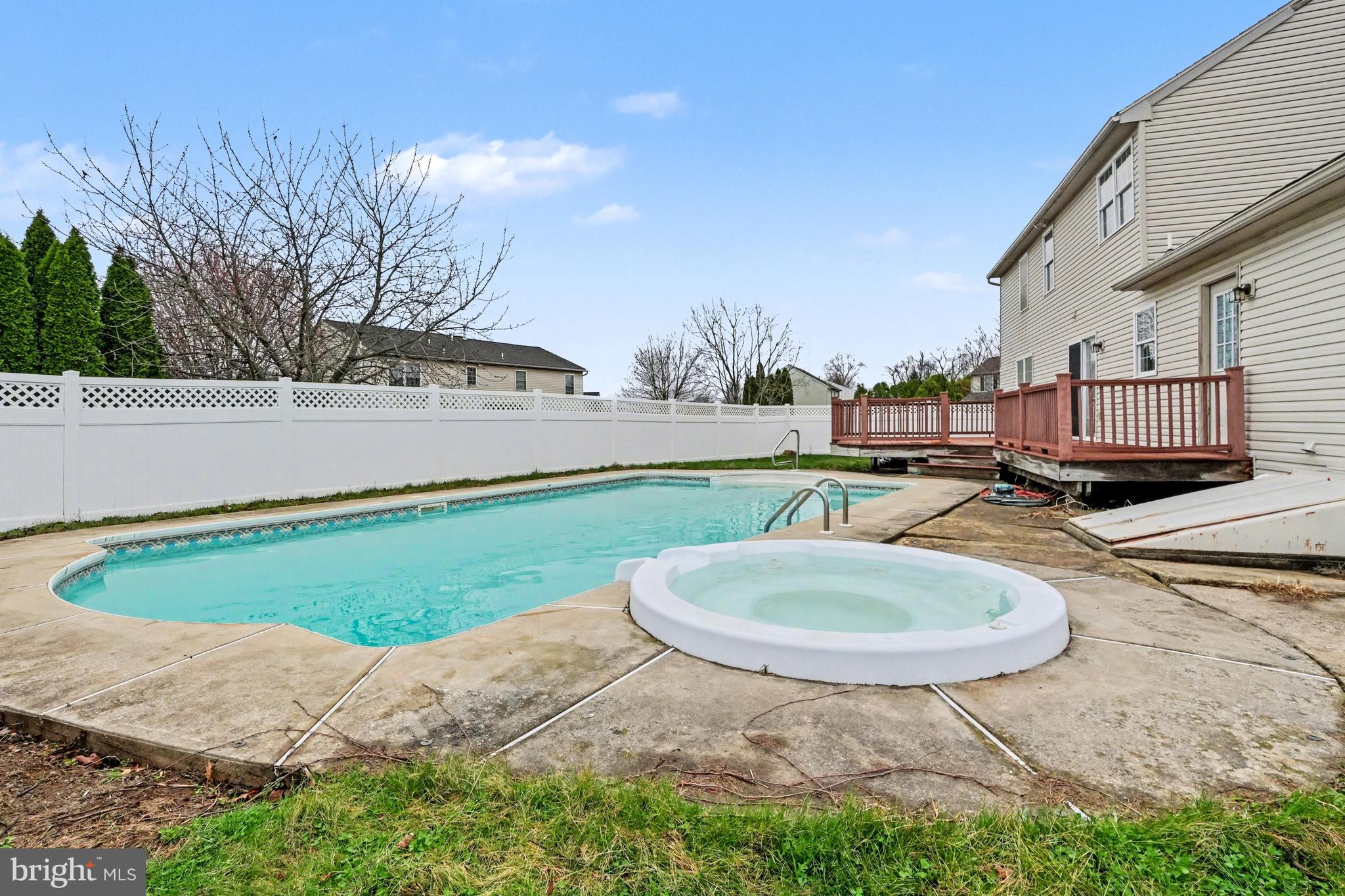 ROSECLIFF POINT - Residential