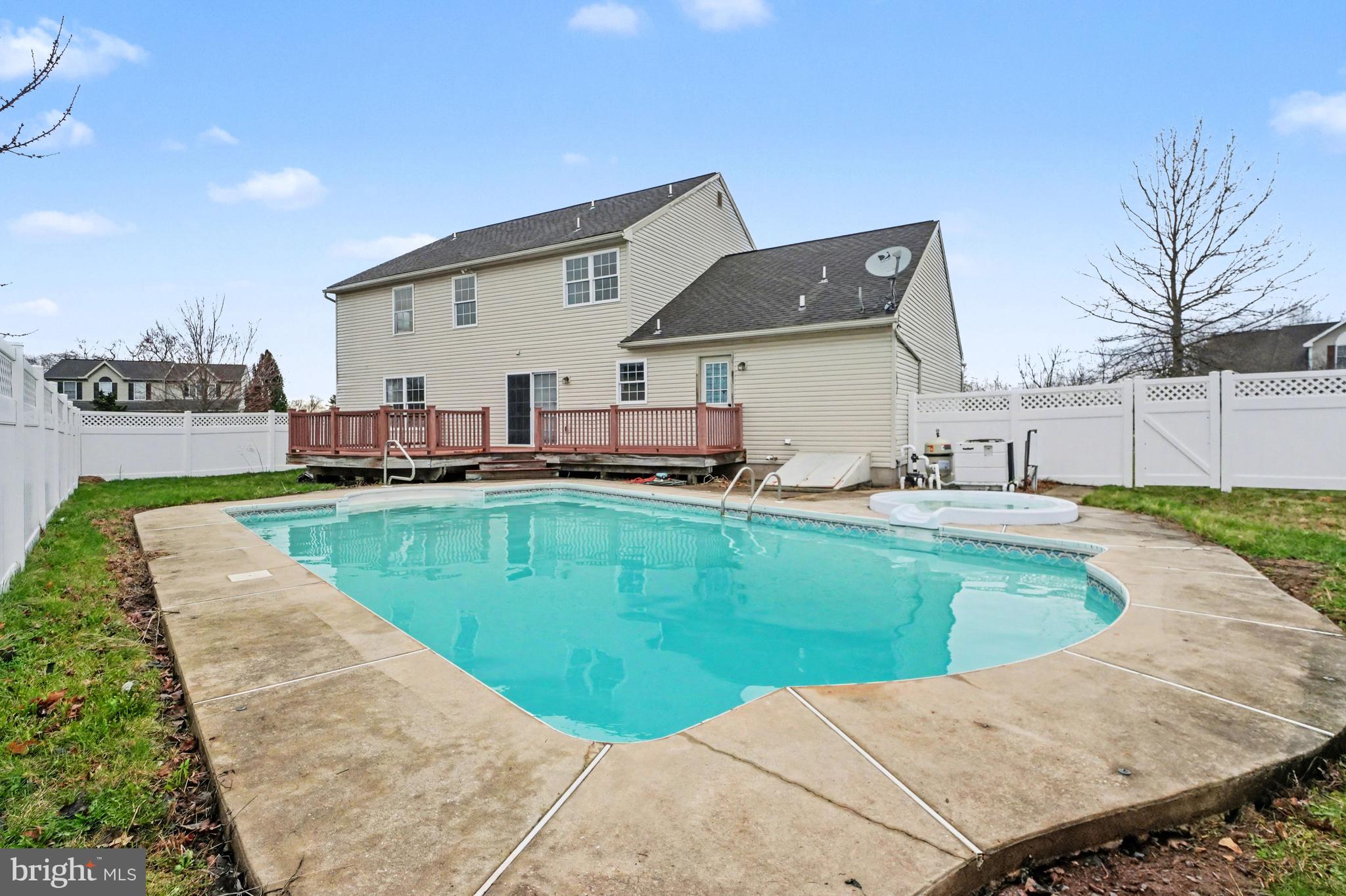 ROSECLIFF POINT - Residential