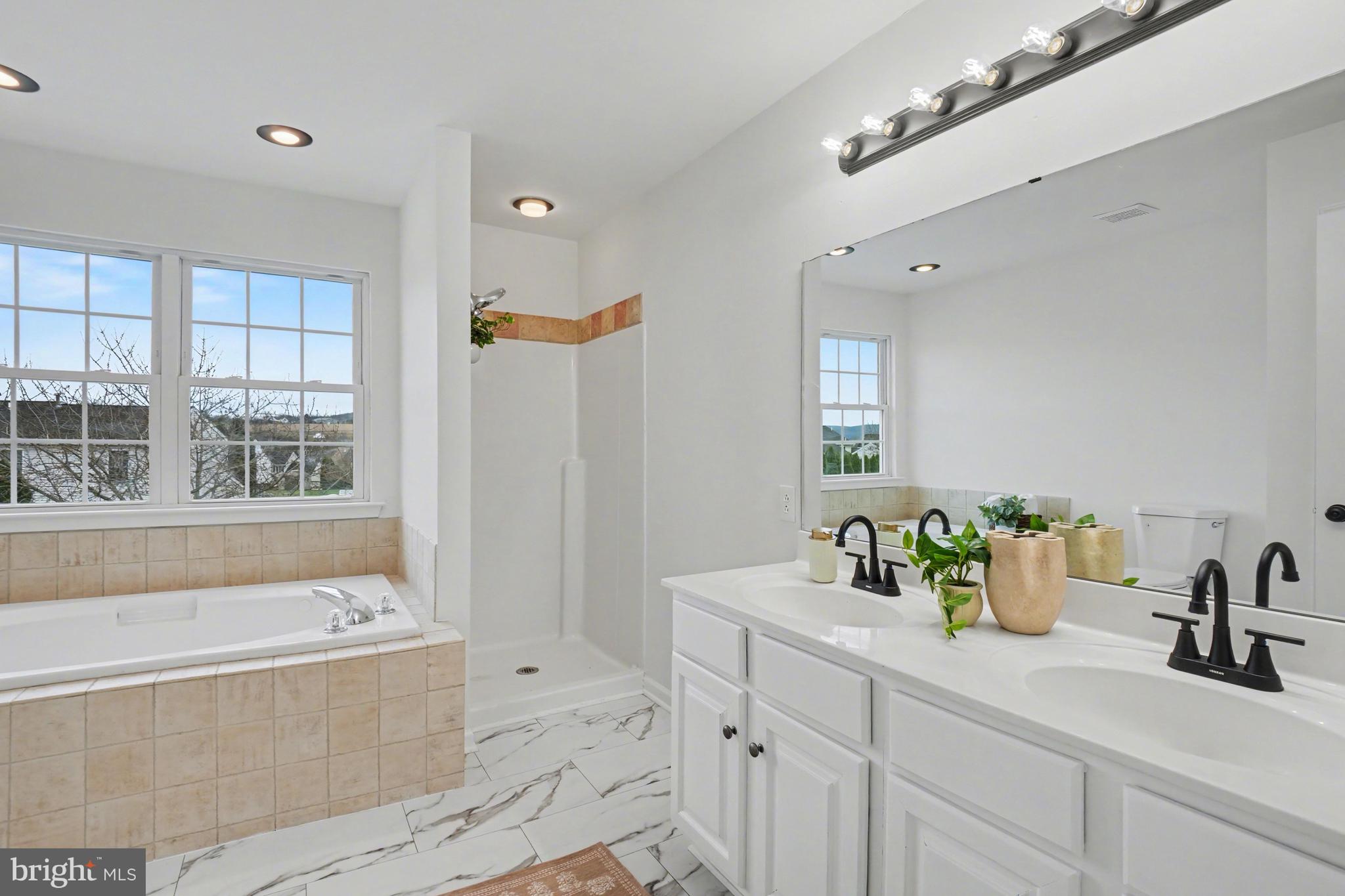 ROSECLIFF POINT - Residential