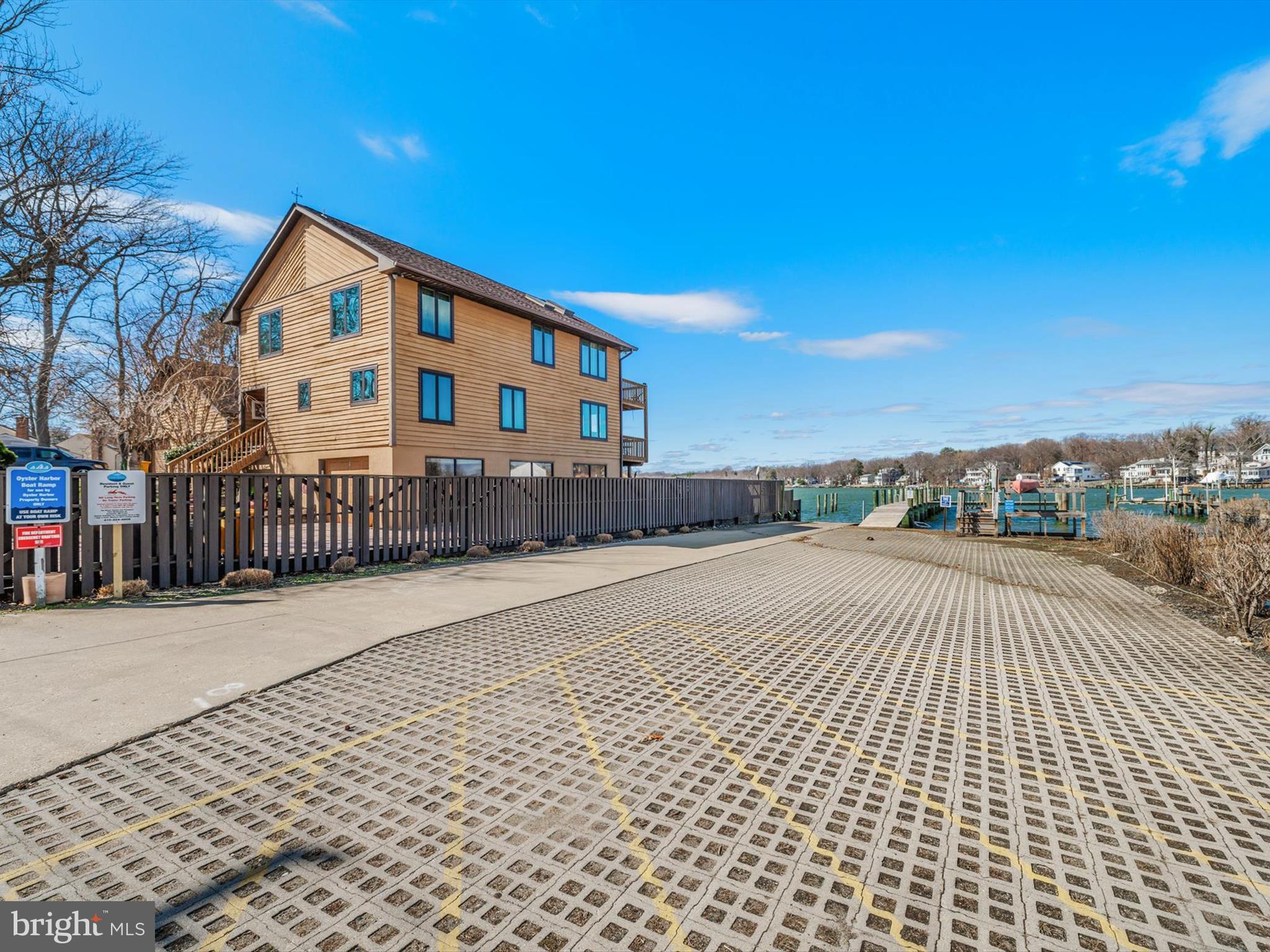 OYSTER HARBOR - Residential