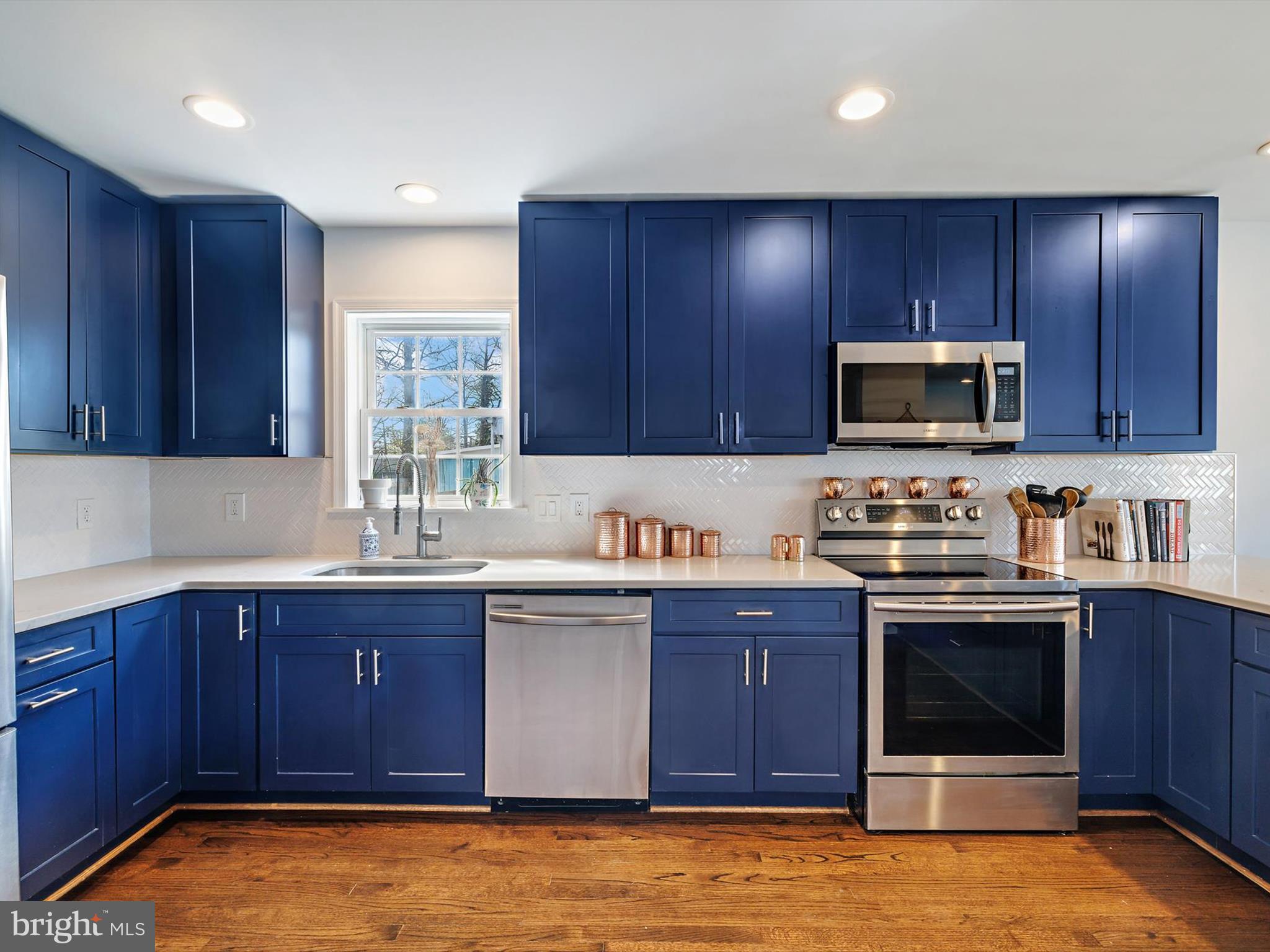 OYSTER HARBOR - Residential