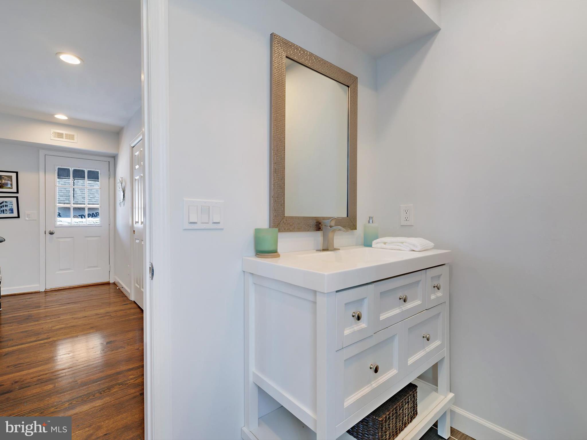 OYSTER HARBOR - Residential