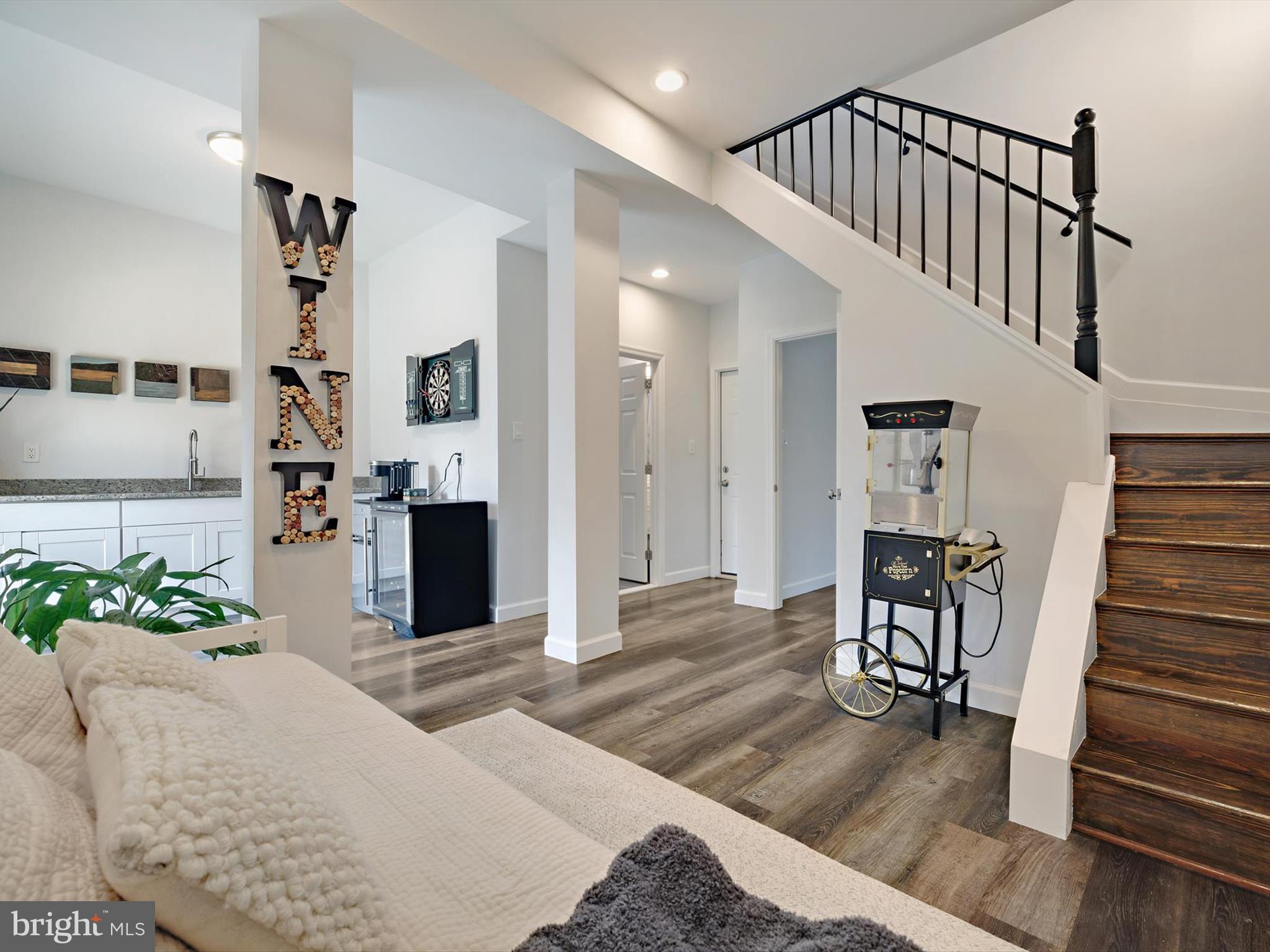 OYSTER HARBOR - Residential