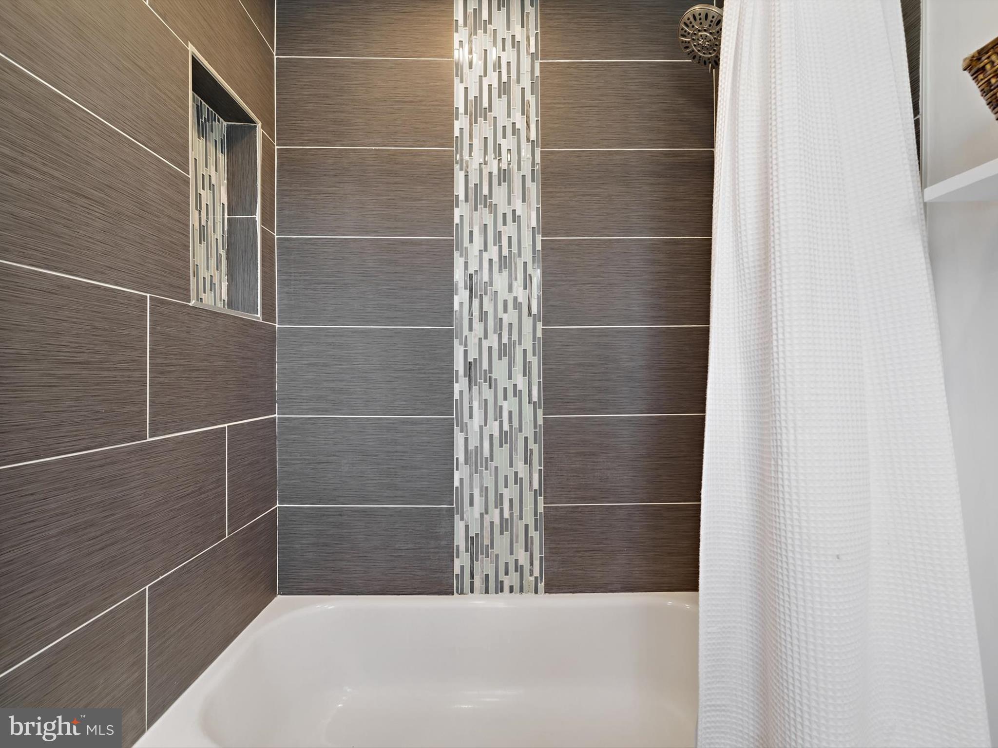 OYSTER HARBOR - Residential