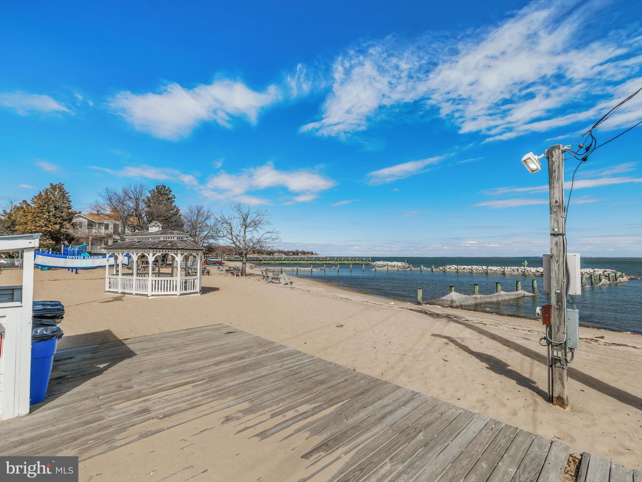 OYSTER HARBOR - Residential