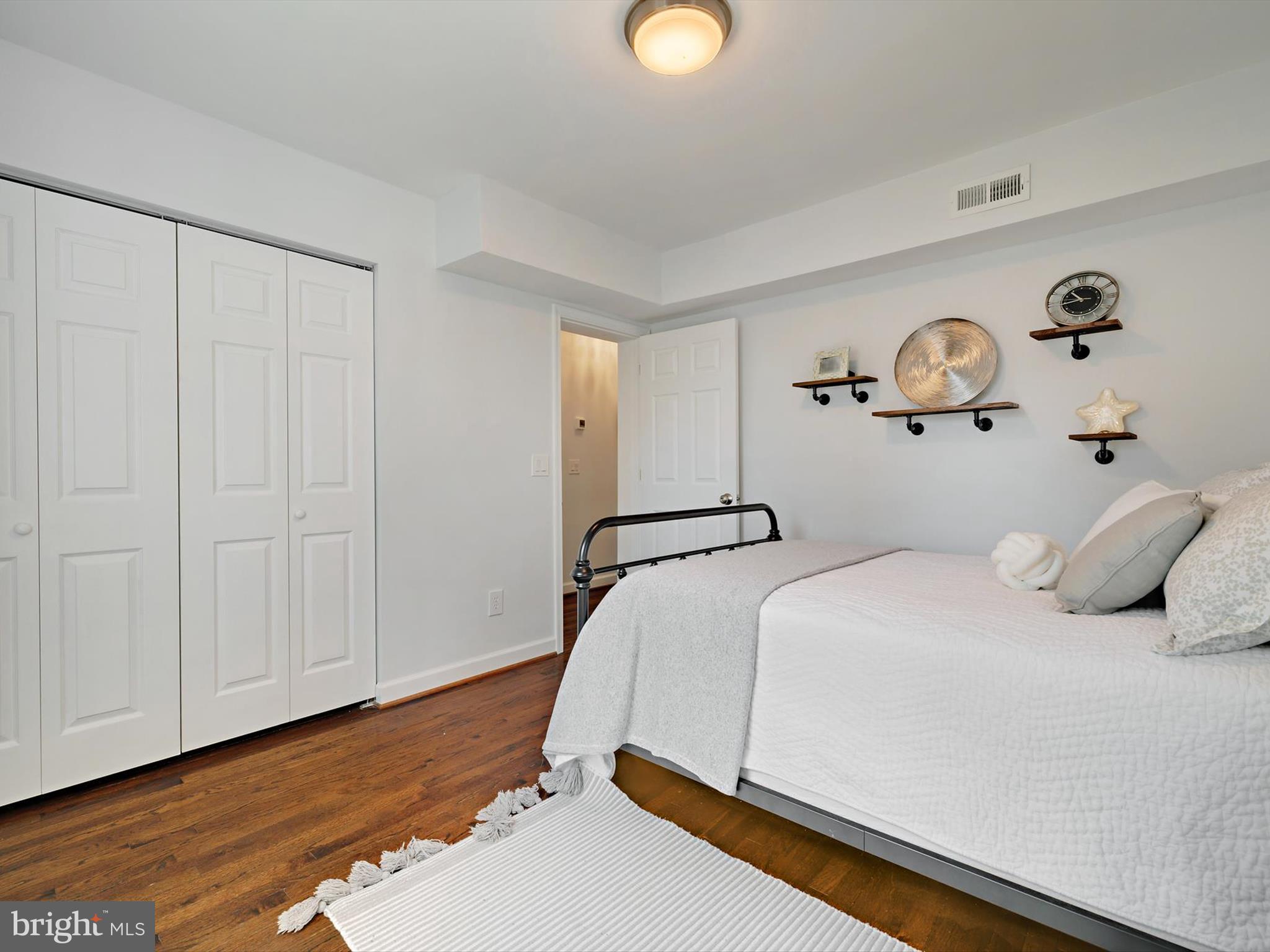 OYSTER HARBOR - Residential