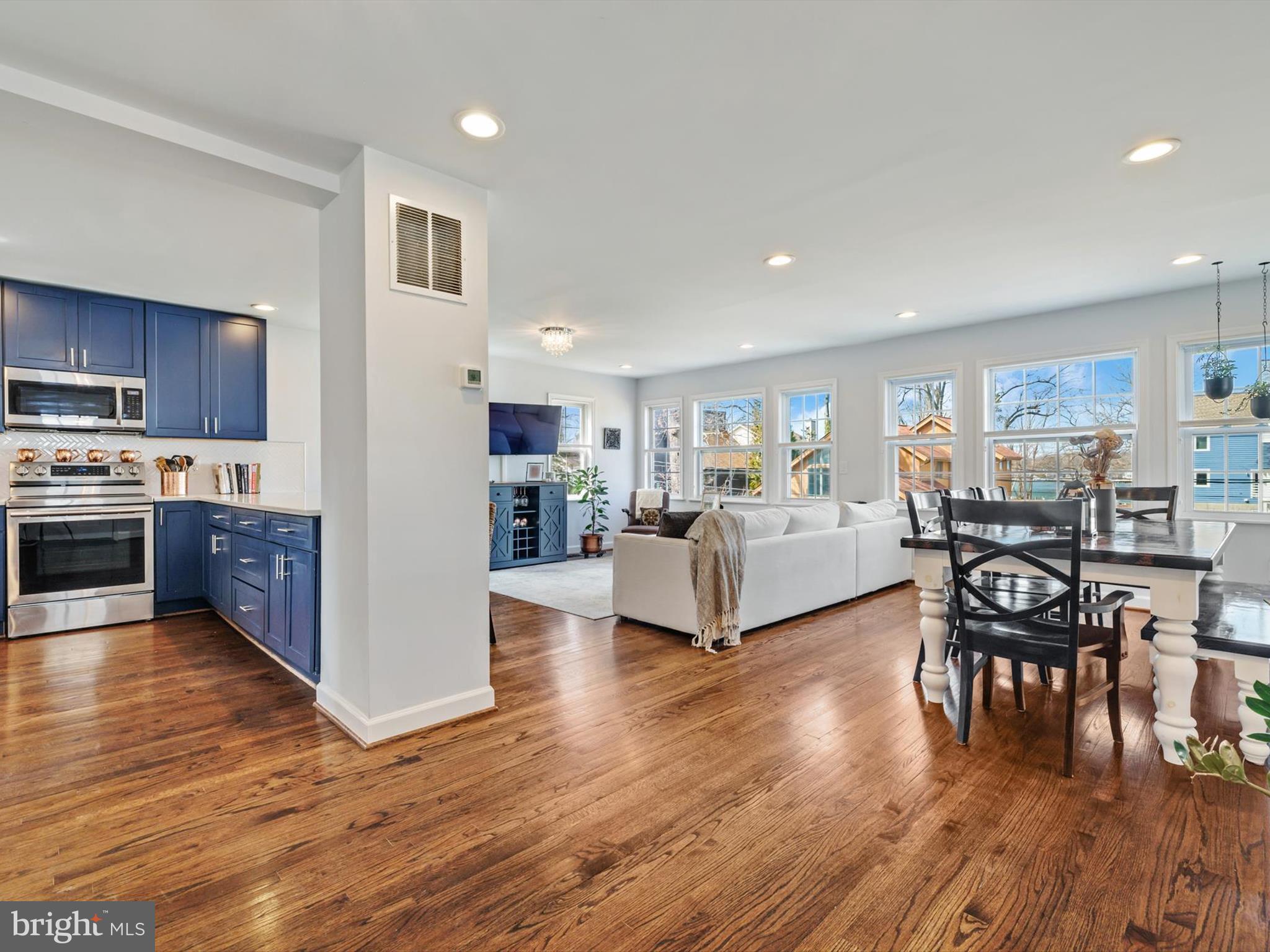 OYSTER HARBOR - Residential