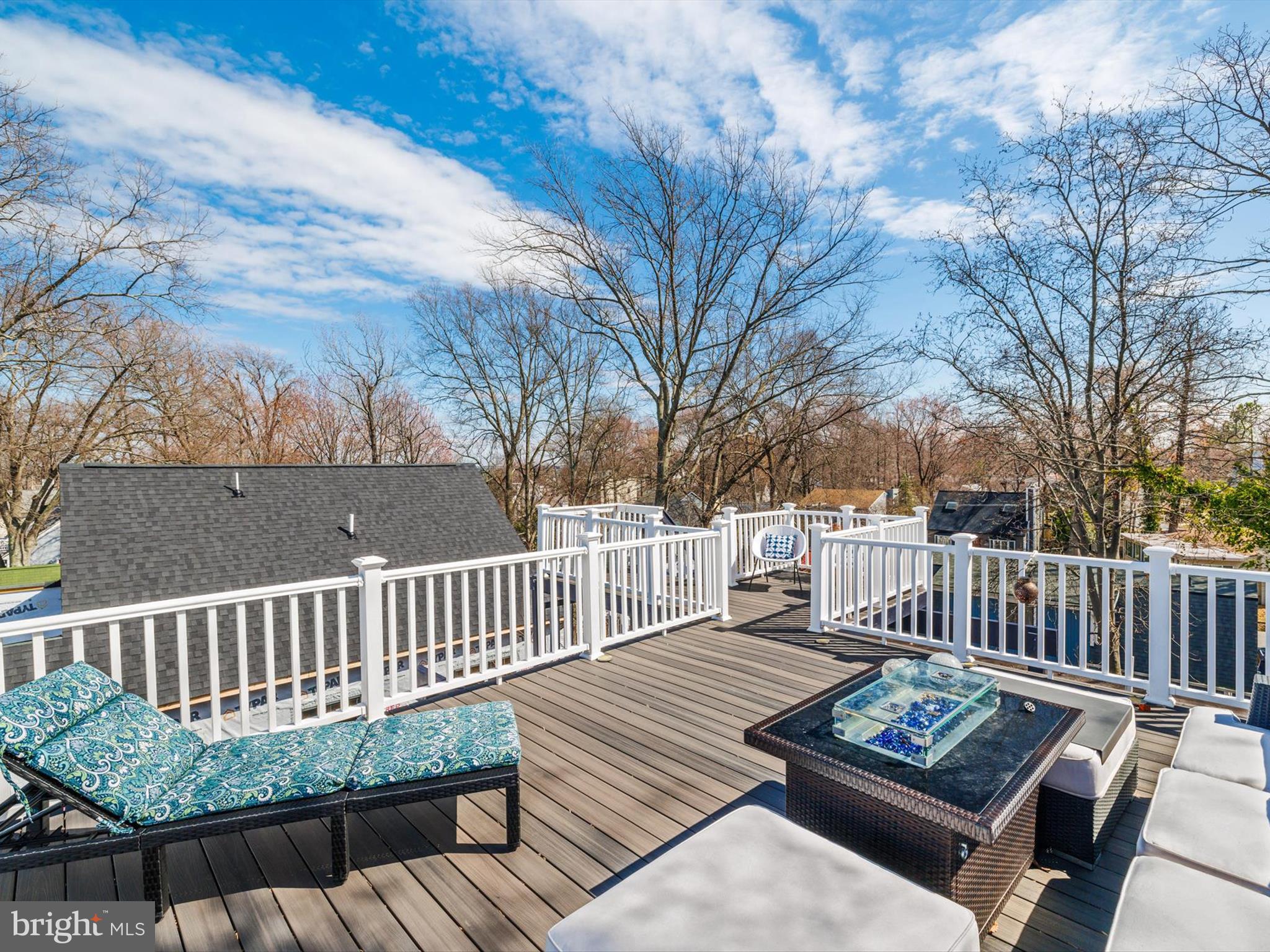 OYSTER HARBOR - Residential