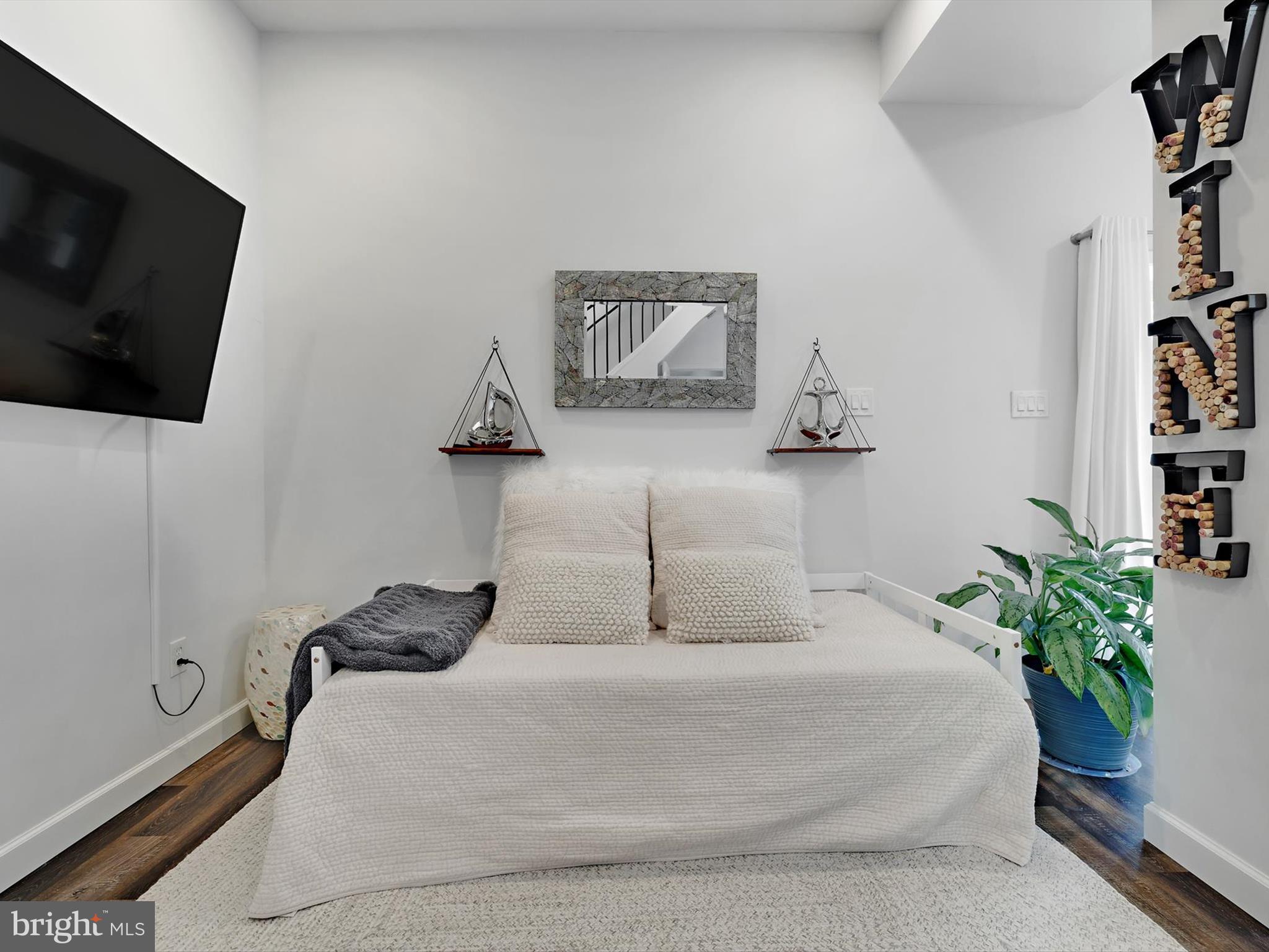 OYSTER HARBOR - Residential