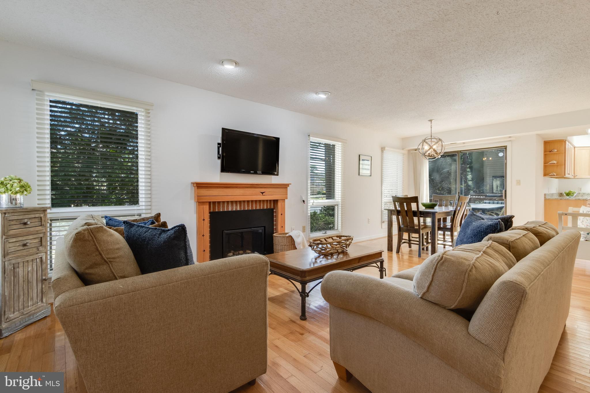 326 FORSYTHIA COURT A