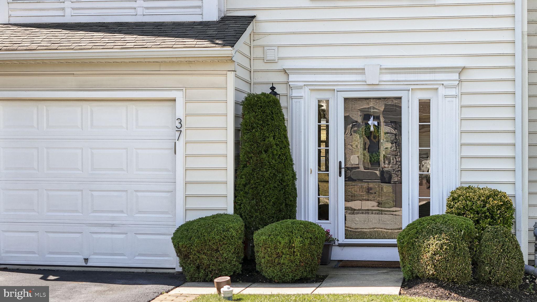 37 BAYBERRY LANE