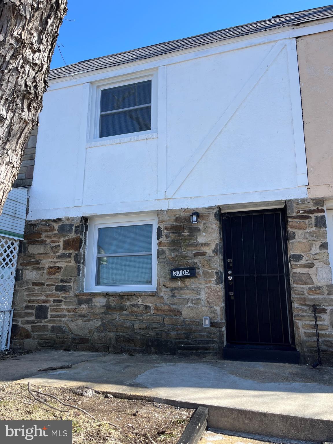 3 bdrm/2full BA fully rehabbed townhouse to be sold at public auction (date to be determined.)
Kitchen has recessed lighting, new countertops, sink with disposal, cabinets, and flooring. Two full bathrooms have also been updated with new tub/showers, vanities, tile, etc. New double-paned windows include screens.100-amp svc with additional outlets and GFCIs as required. BSMT is clean, dry & includes sump, dehumidifier, utility sink & stacked washer/dryer. HVAC is recent gas Carrier unit inspected and serviced in January 2025. No CAC but duct work already to go. Laminate hardwood floors throughout. Needs fridge and stove (gas) but otherwise completely turn-key!