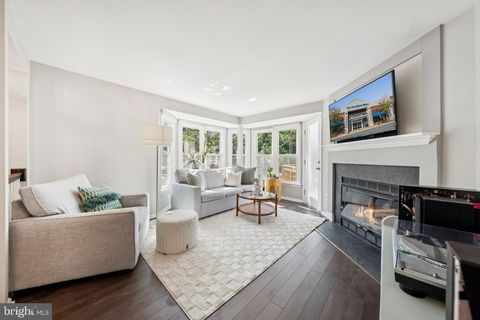 1692 OAKTREE COURT RESTON VA 20194