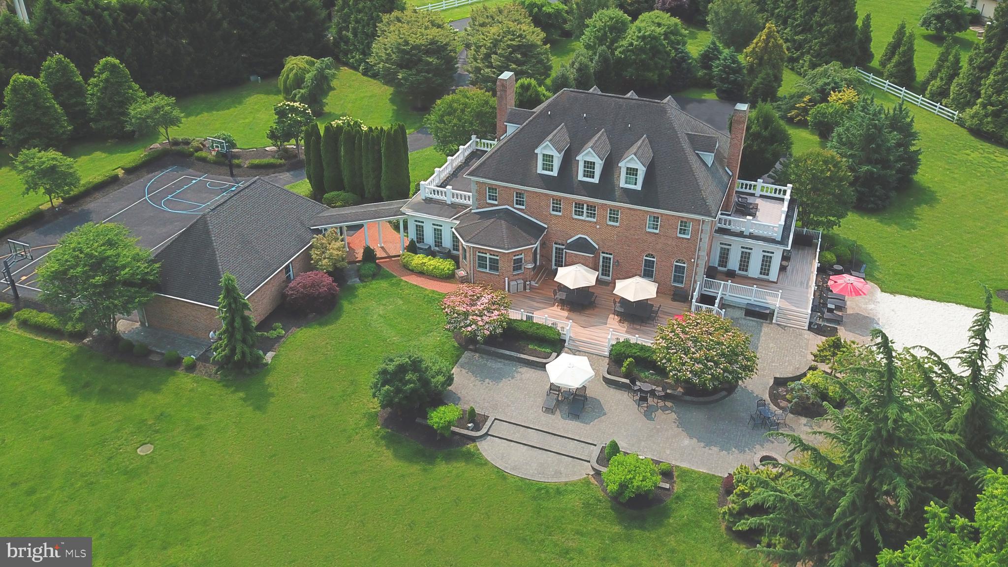 6 TIMBERPARK COURT