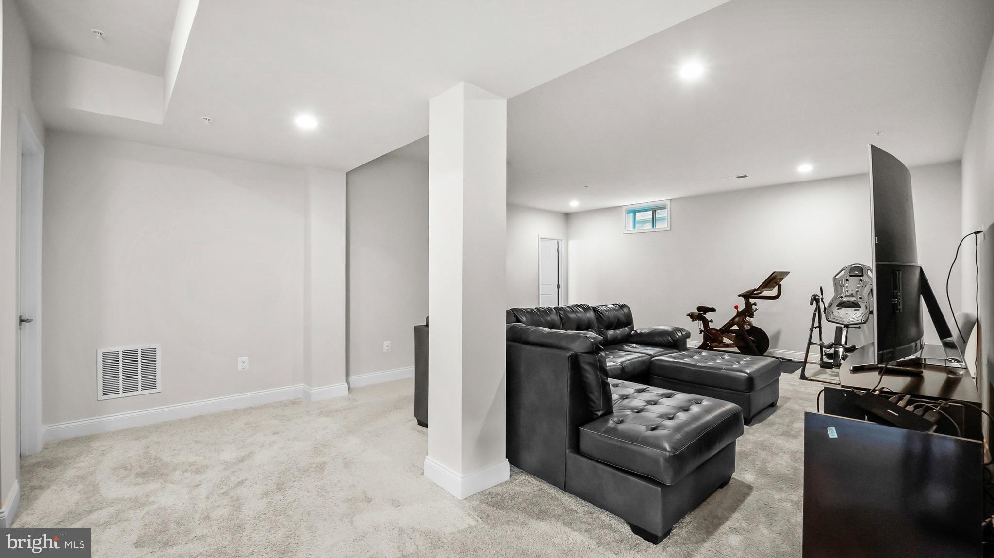 THE GLEN AT ARUNDEL FOREST - Residential