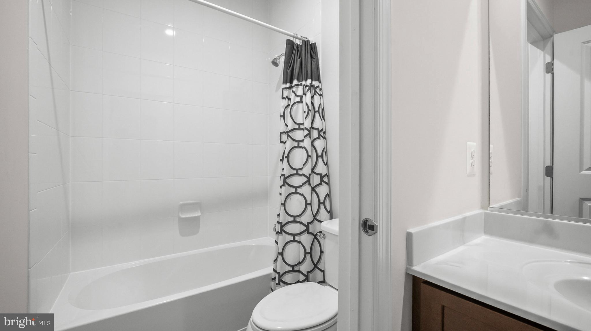 THE GLEN AT ARUNDEL FOREST - Residential