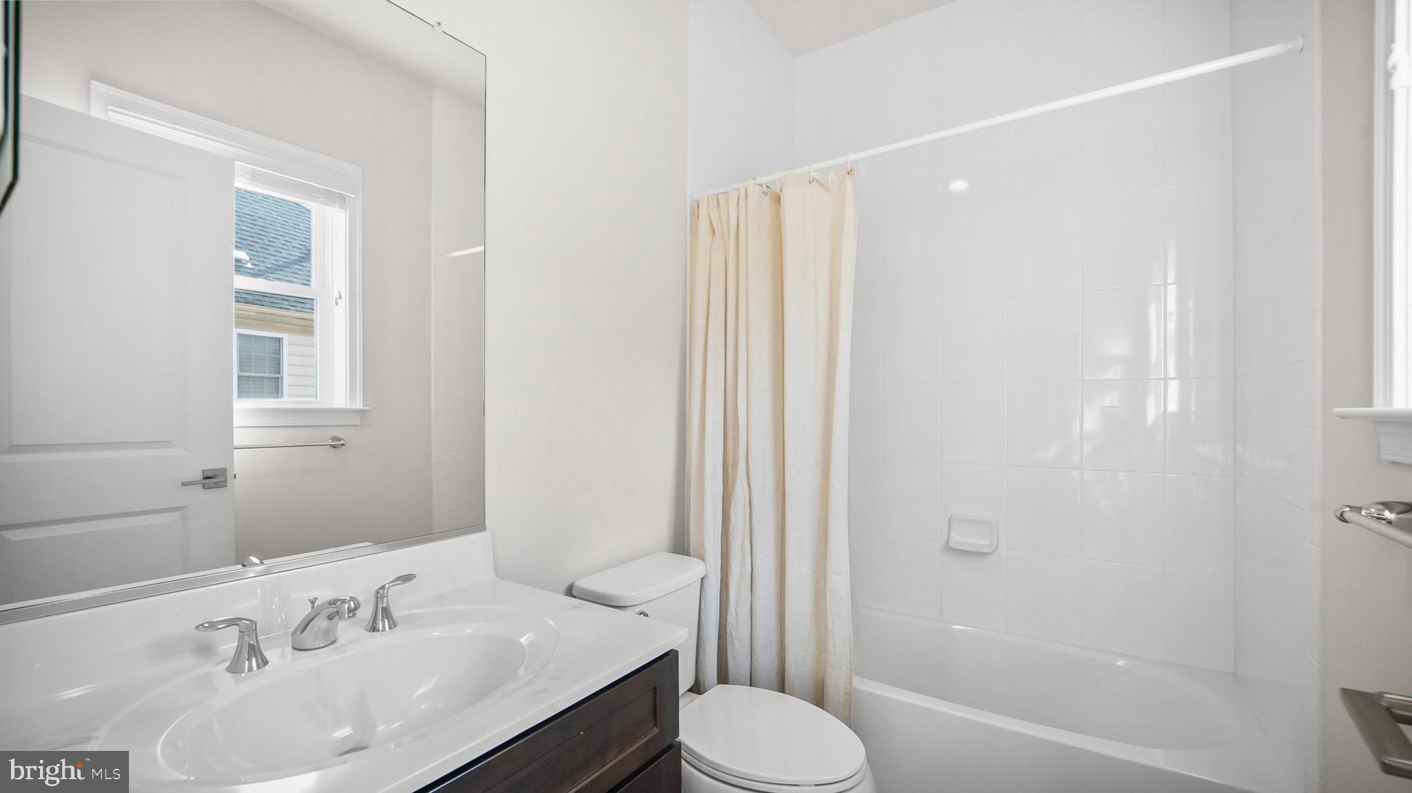 THE GLEN AT ARUNDEL FOREST - Residential