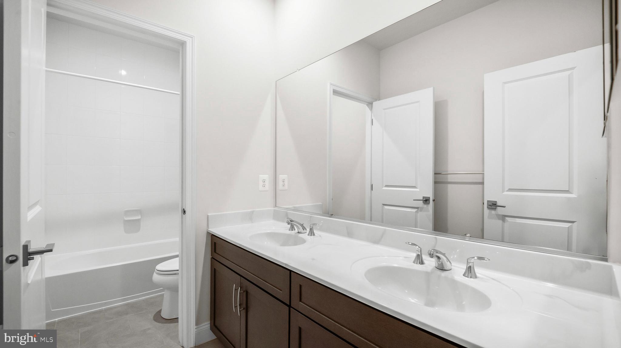 THE GLEN AT ARUNDEL FOREST - Residential