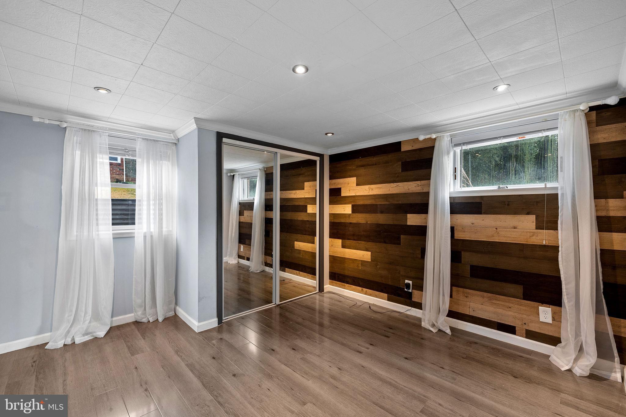 NORTH SPRINGFIELD - Residential Lease