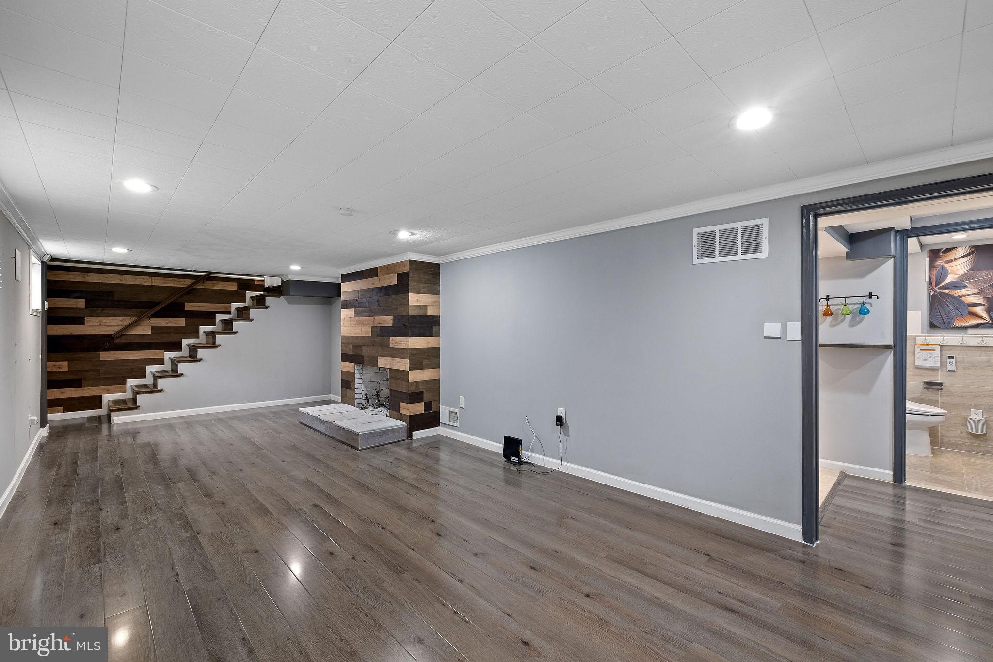 NORTH SPRINGFIELD - Residential Lease