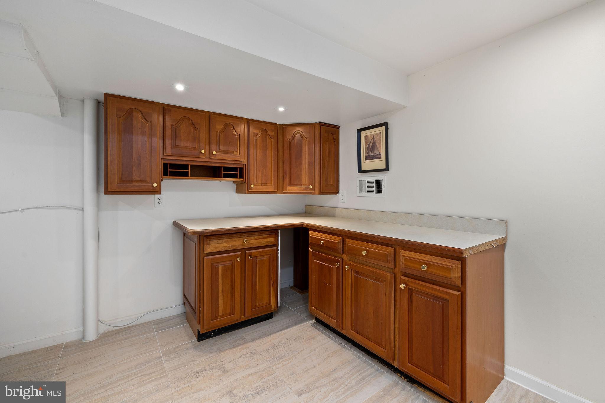 NORTH SPRINGFIELD - Residential Lease