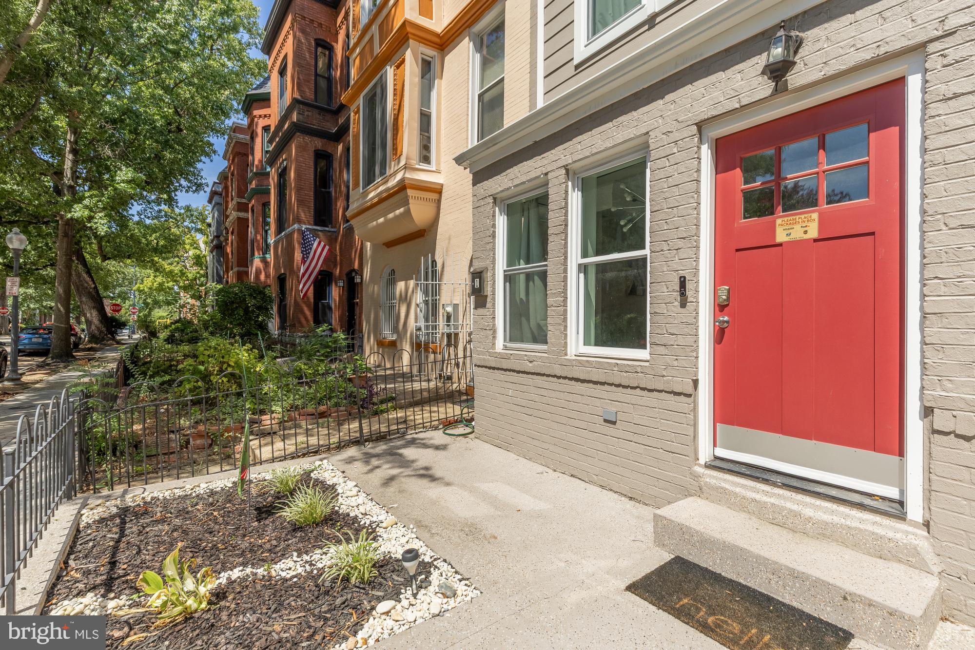 114 QUINCY PLACE NE 1