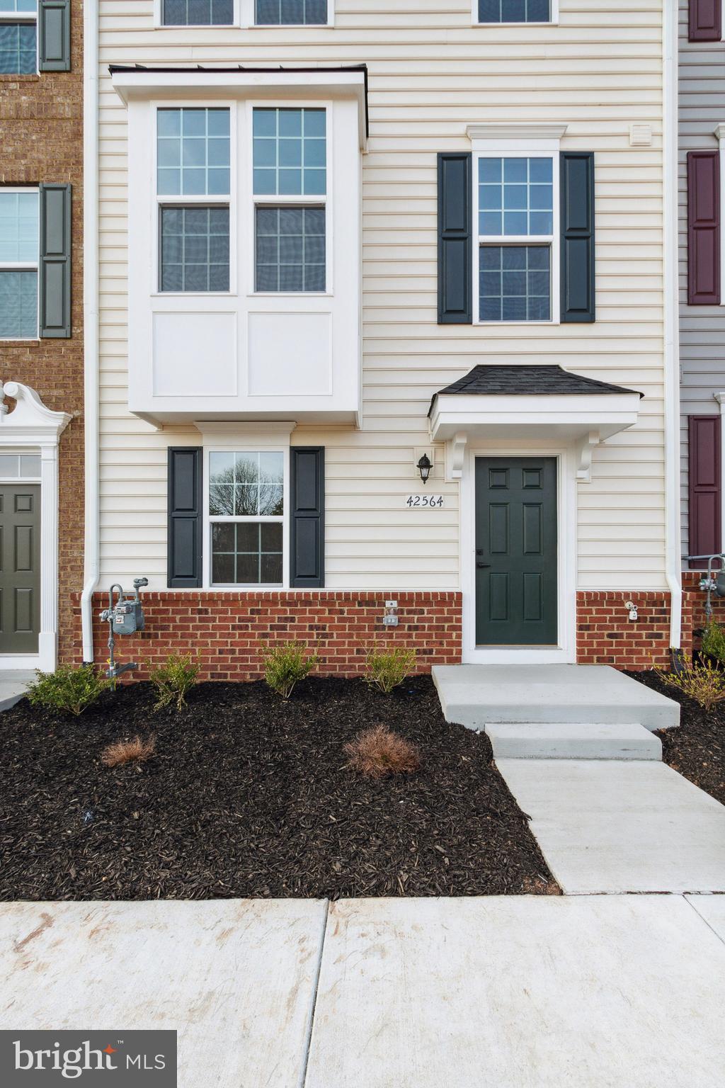 ARCOLA TOWN CENTER - Residential Lease