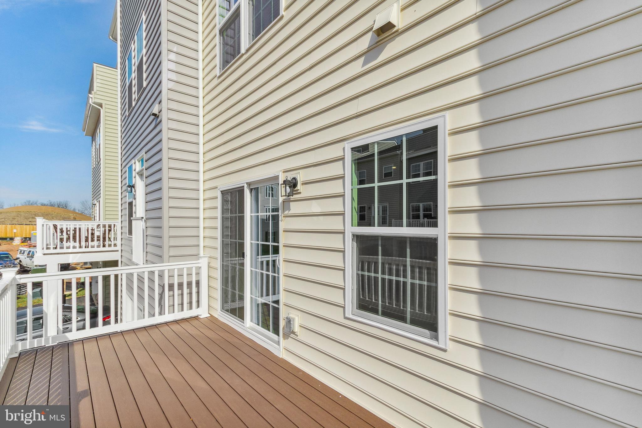 ARCOLA TOWN CENTER - Residential Lease