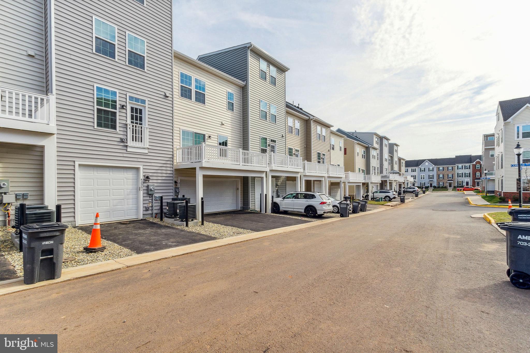 ARCOLA TOWN CENTER - Residential Lease