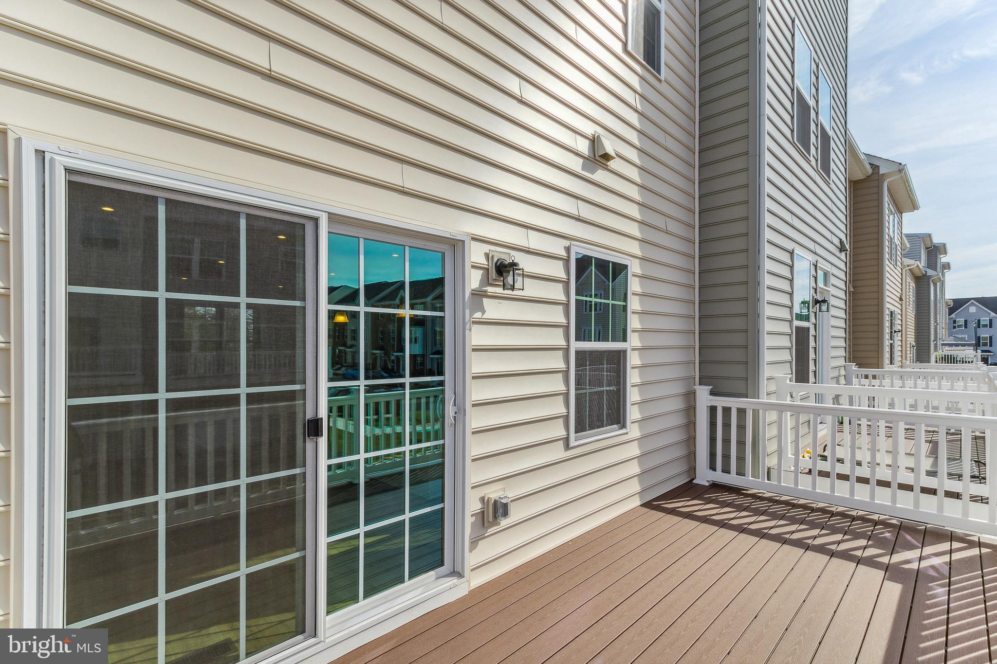 ARCOLA TOWN CENTER - Residential Lease