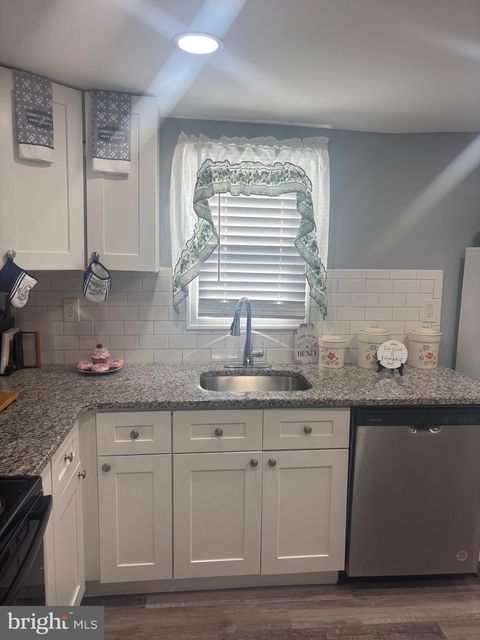 Tiny photo for 98 Railroad Avenue, PENNS GROVE, NJ 08069 (MLS # NJSA2017898)
