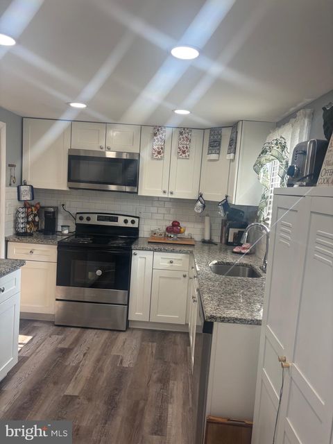 Tiny photo for 98 Railroad Avenue, PENNS GROVE, NJ 08069 (MLS # NJSA2017898)