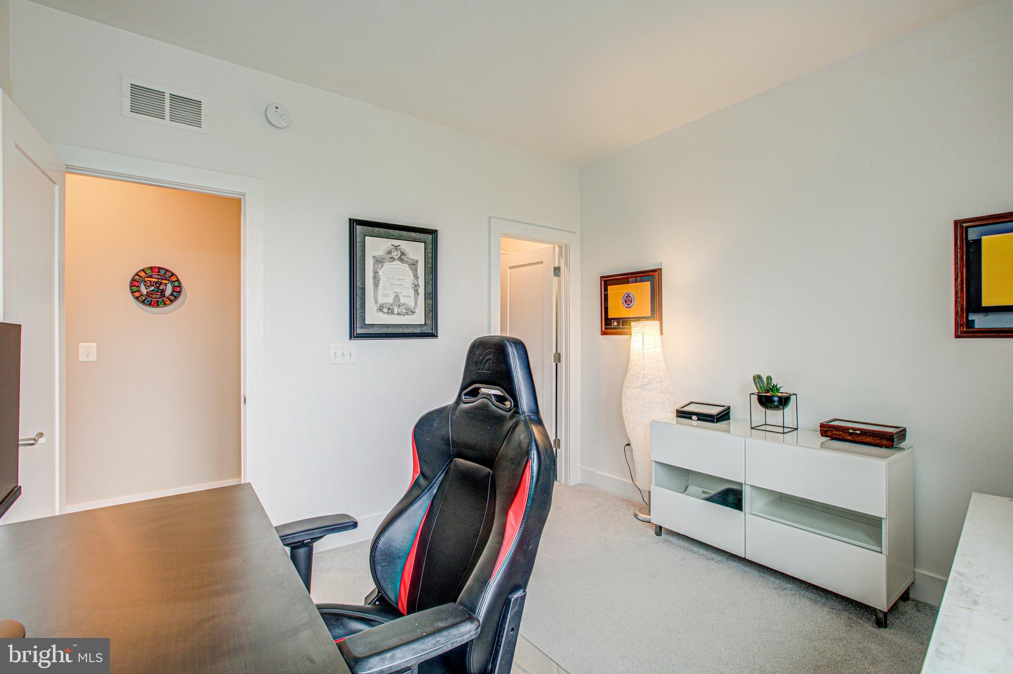 METRO SQUARE - Residential