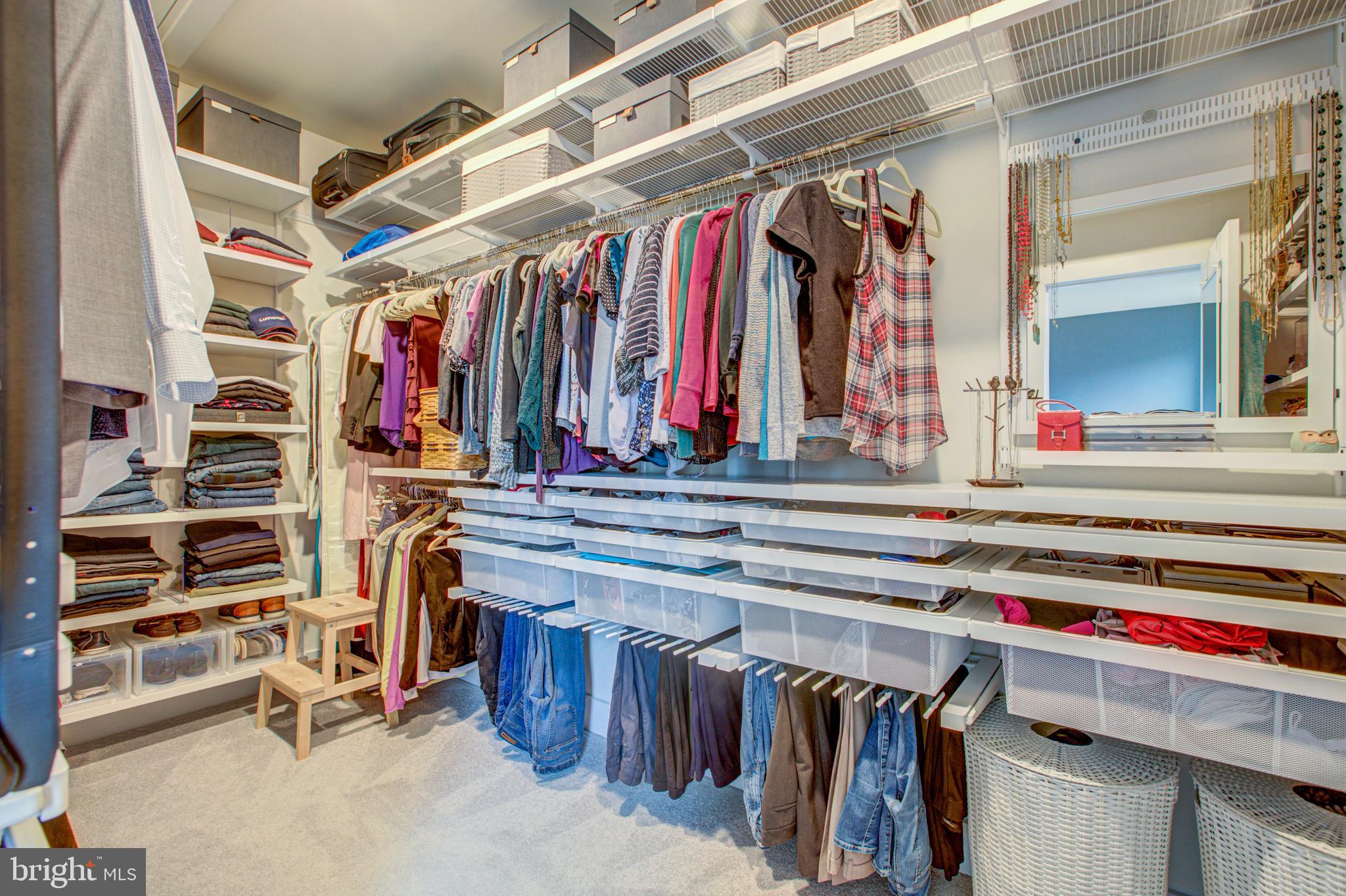 METRO SQUARE - Residential