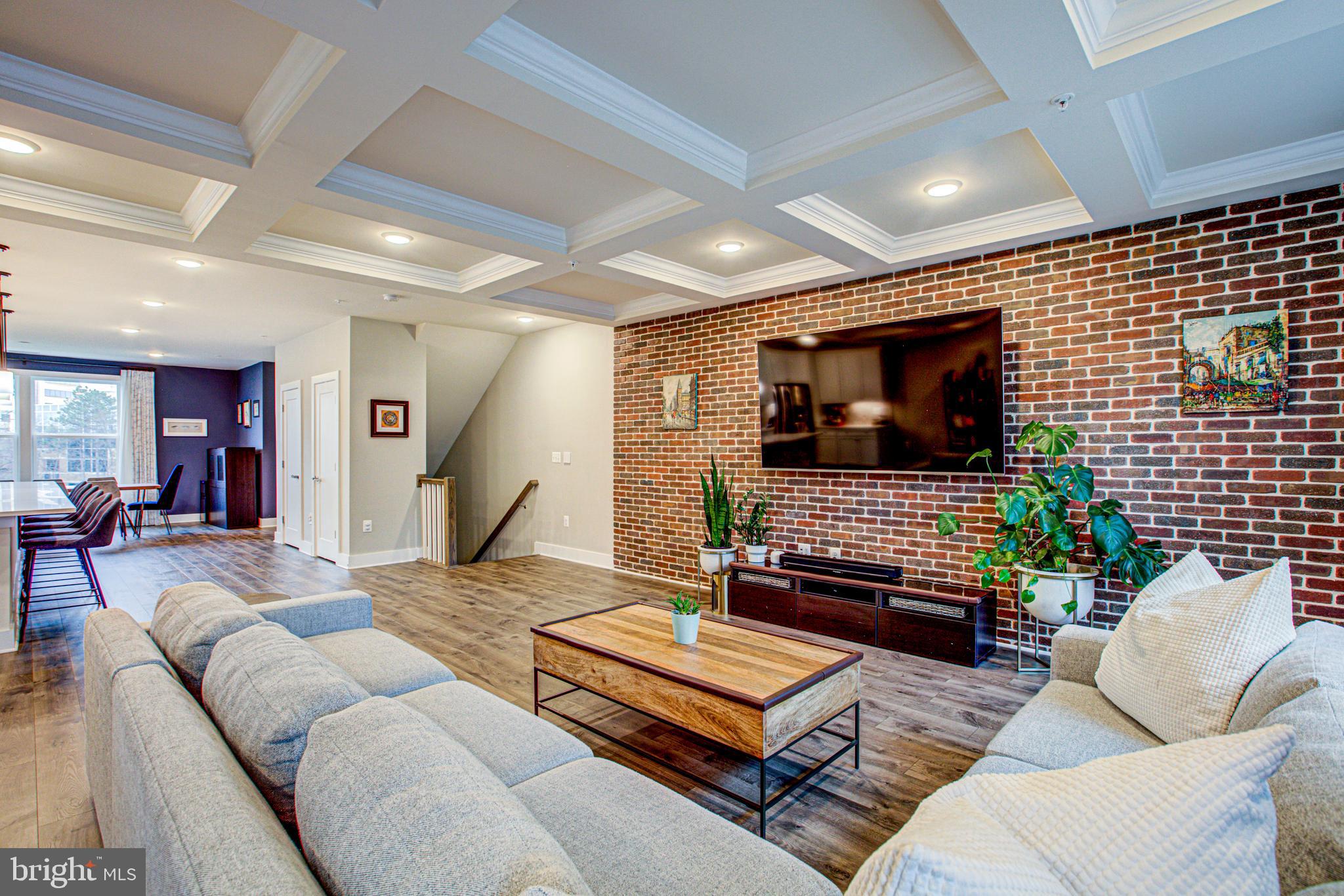 METRO SQUARE - Residential