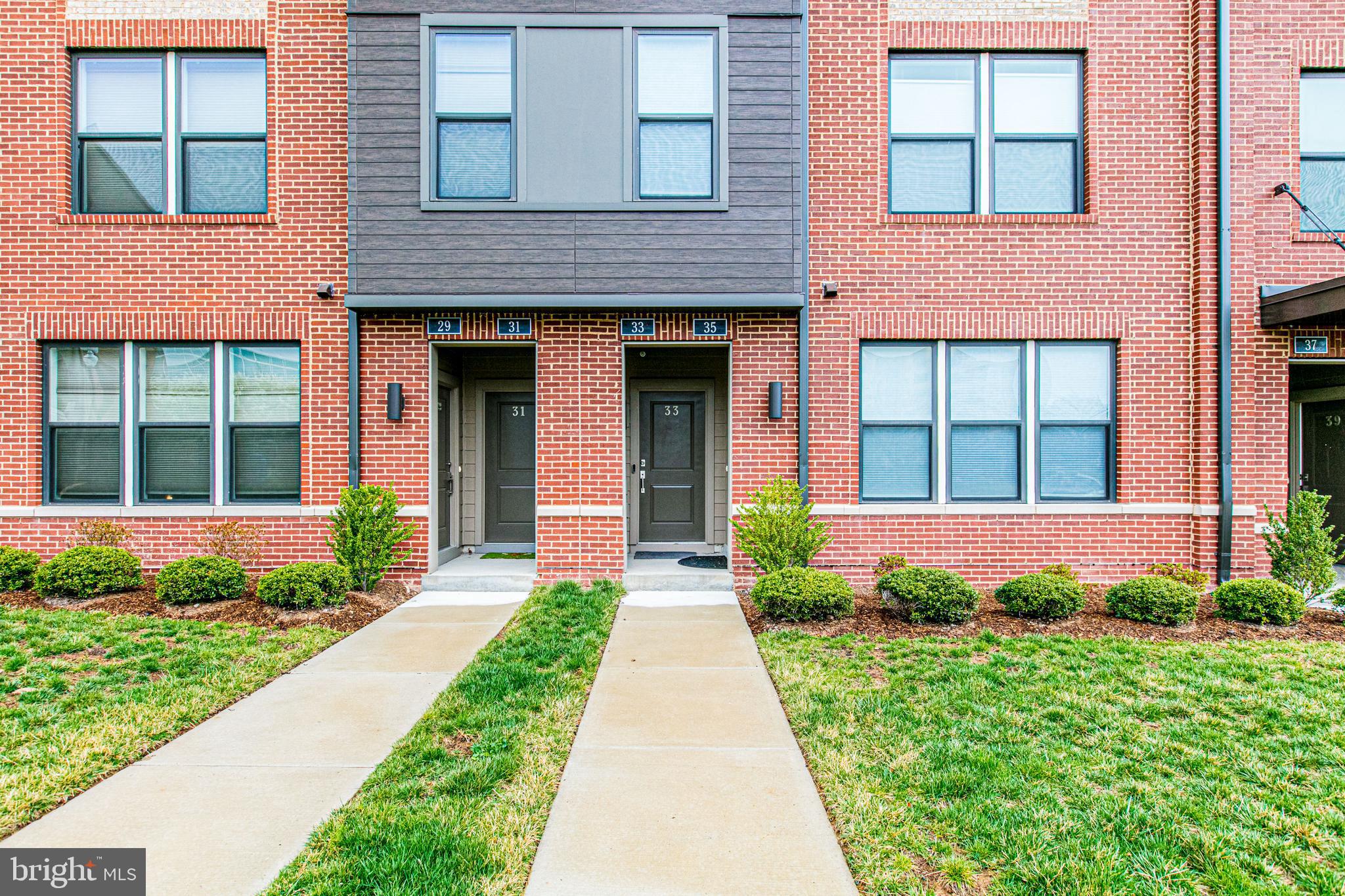 METRO SQUARE - Residential