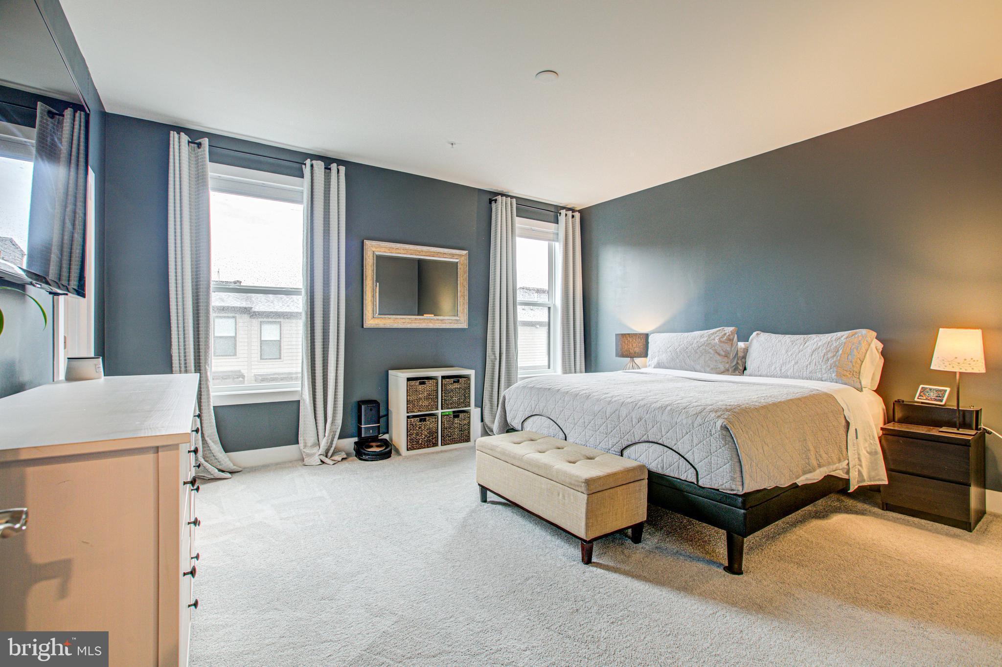 METRO SQUARE - Residential