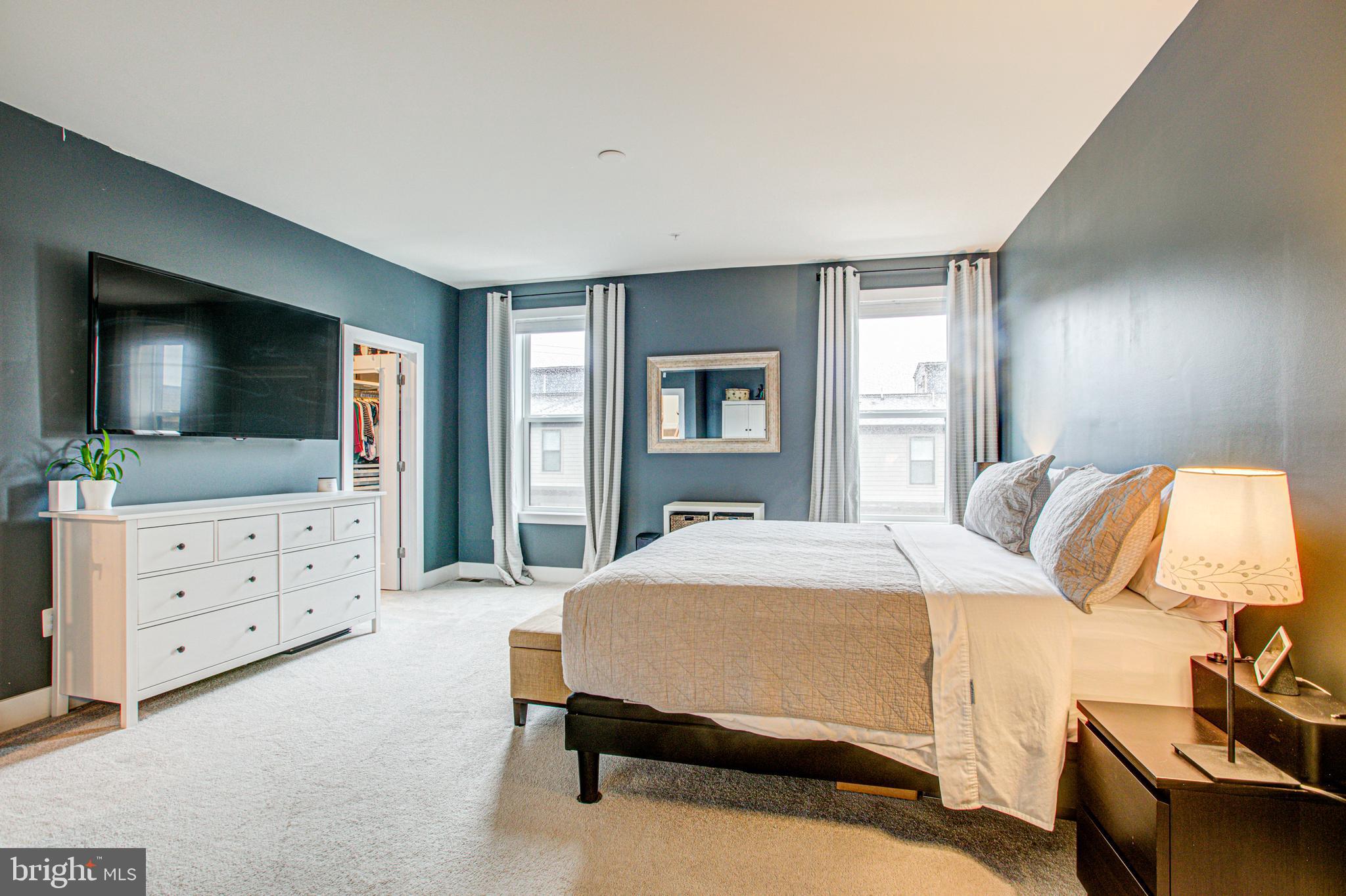 METRO SQUARE - Residential