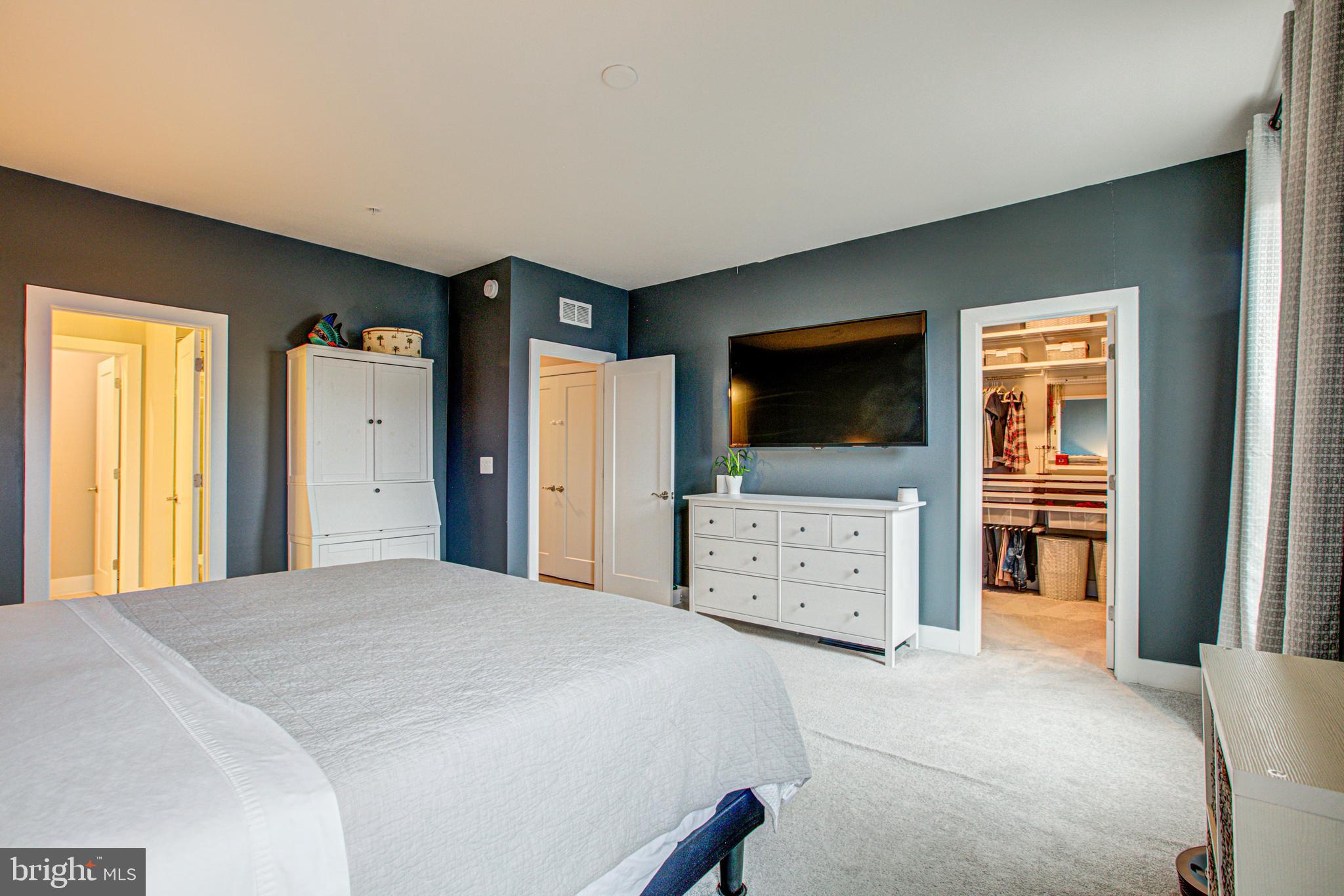 METRO SQUARE - Residential