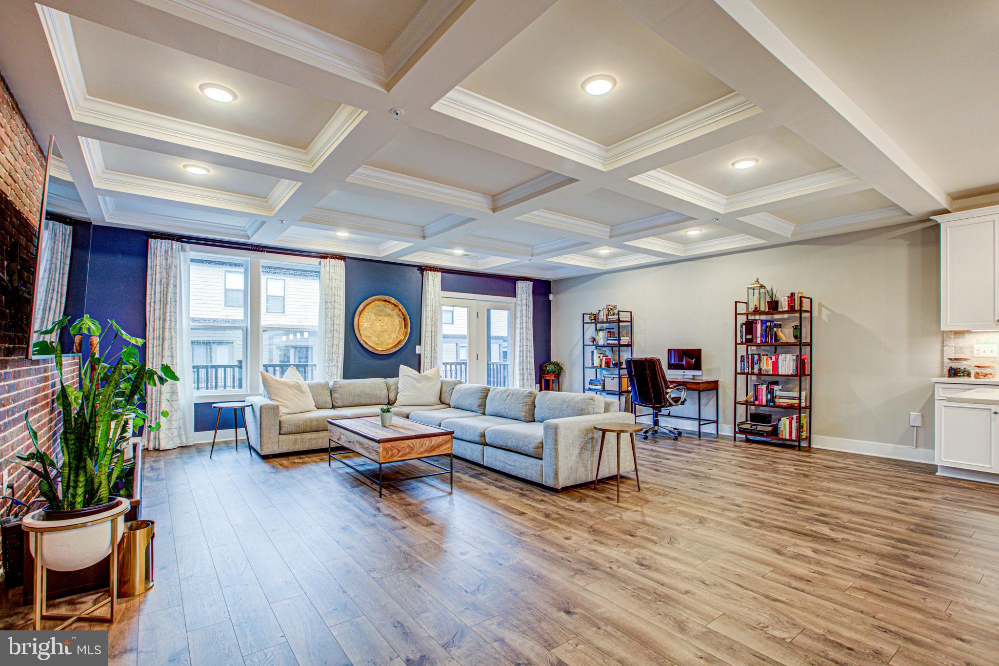 METRO SQUARE - Residential