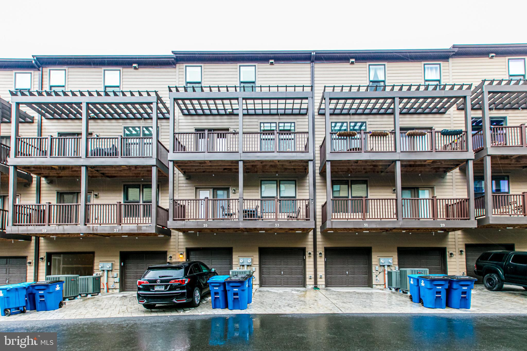 METRO SQUARE - Residential