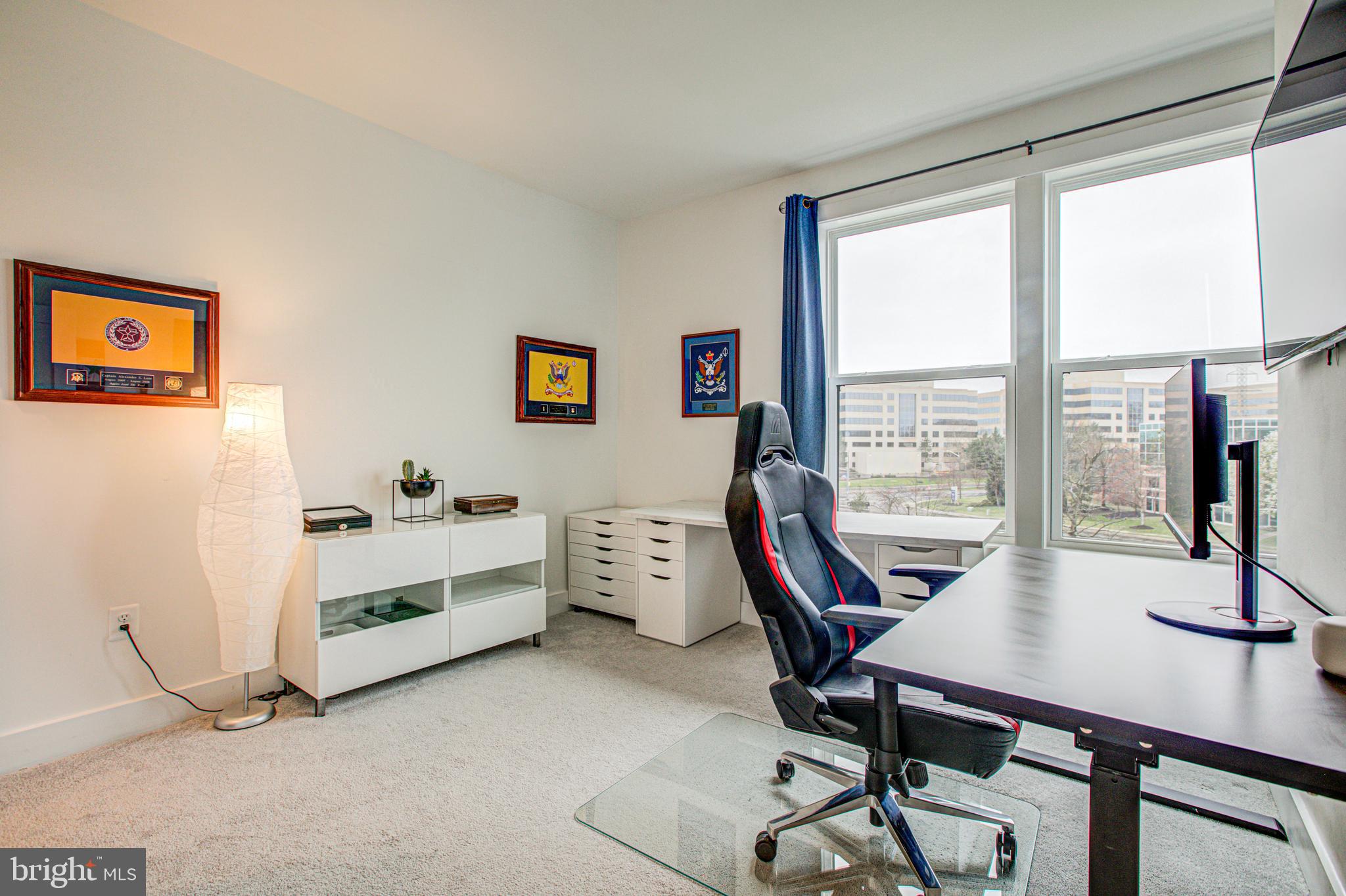 METRO SQUARE - Residential