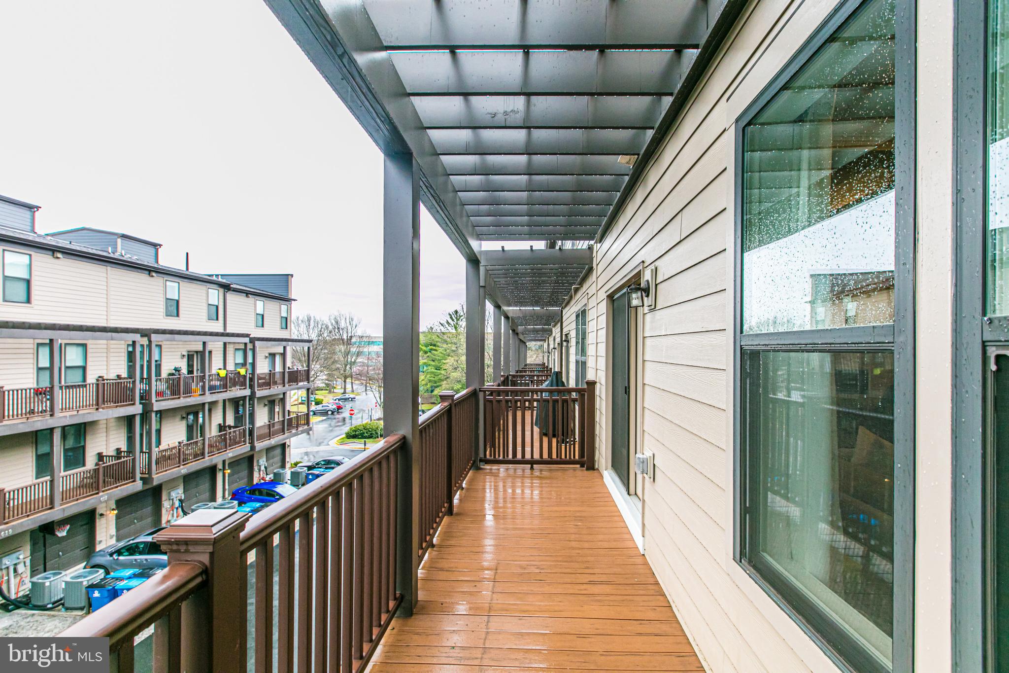 METRO SQUARE - Residential