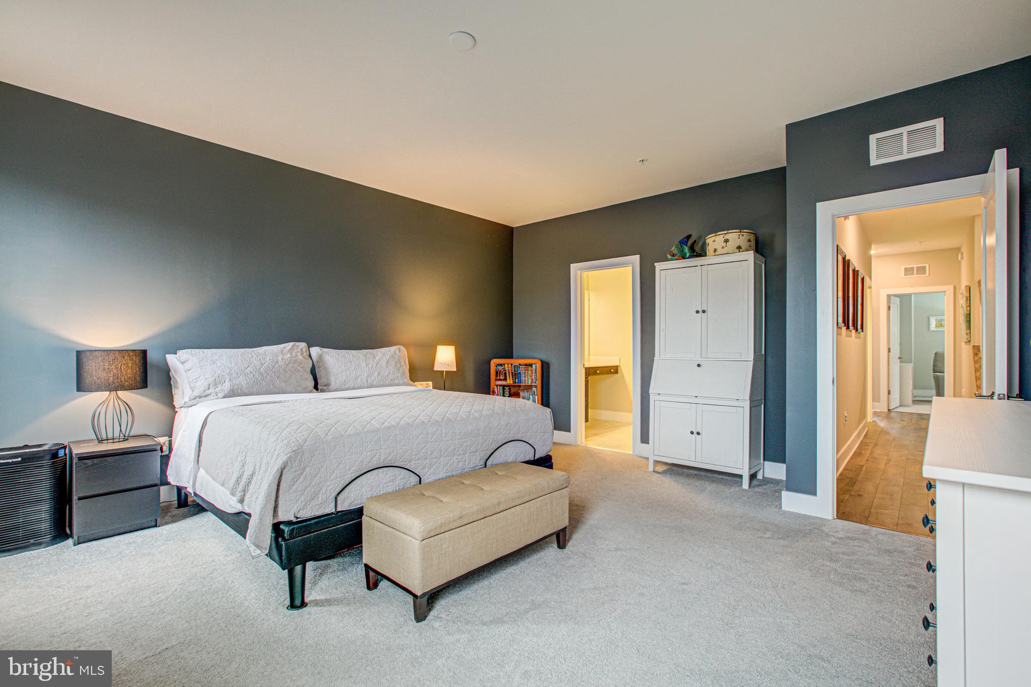 METRO SQUARE - Residential