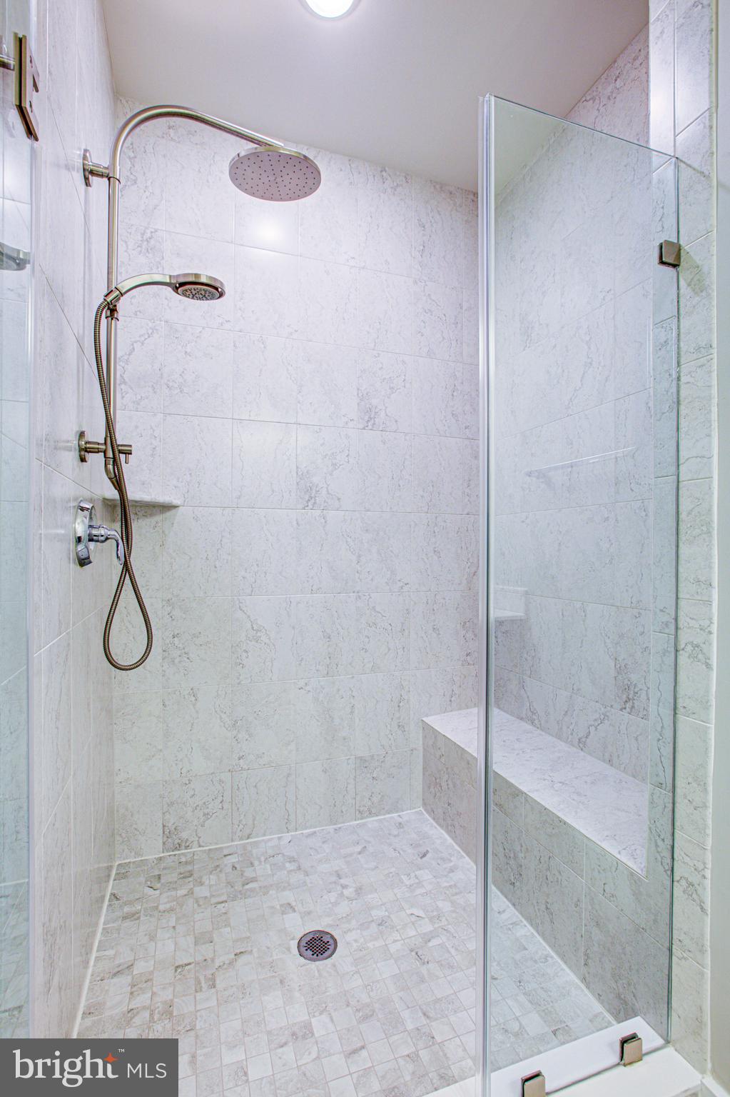 METRO SQUARE - Residential