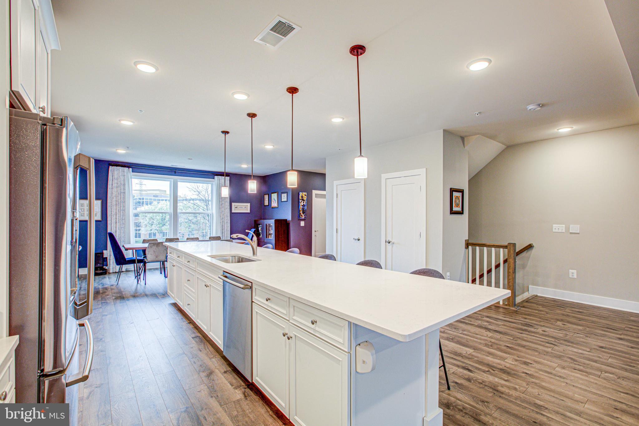 METRO SQUARE - Residential