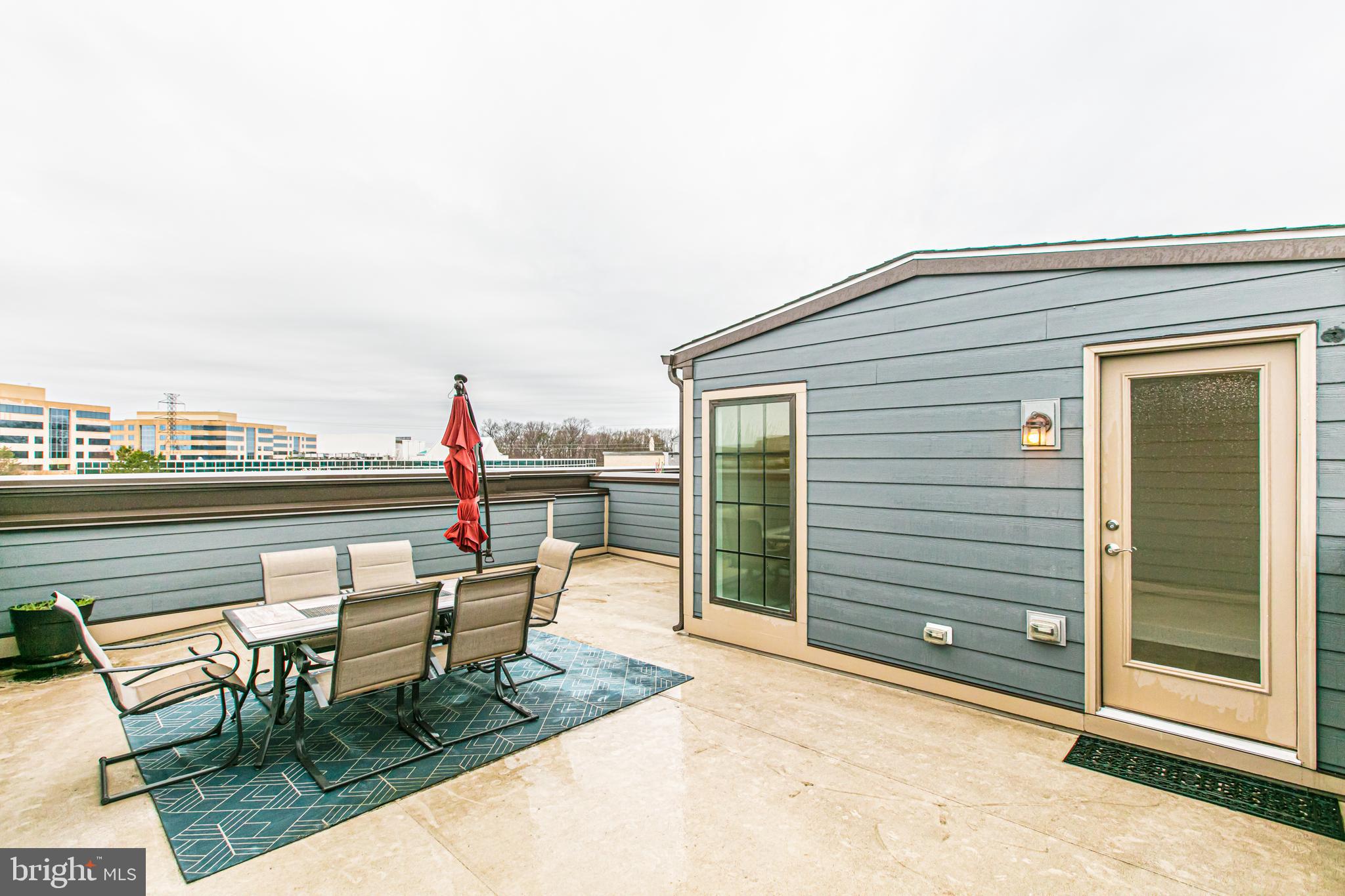 METRO SQUARE - Residential